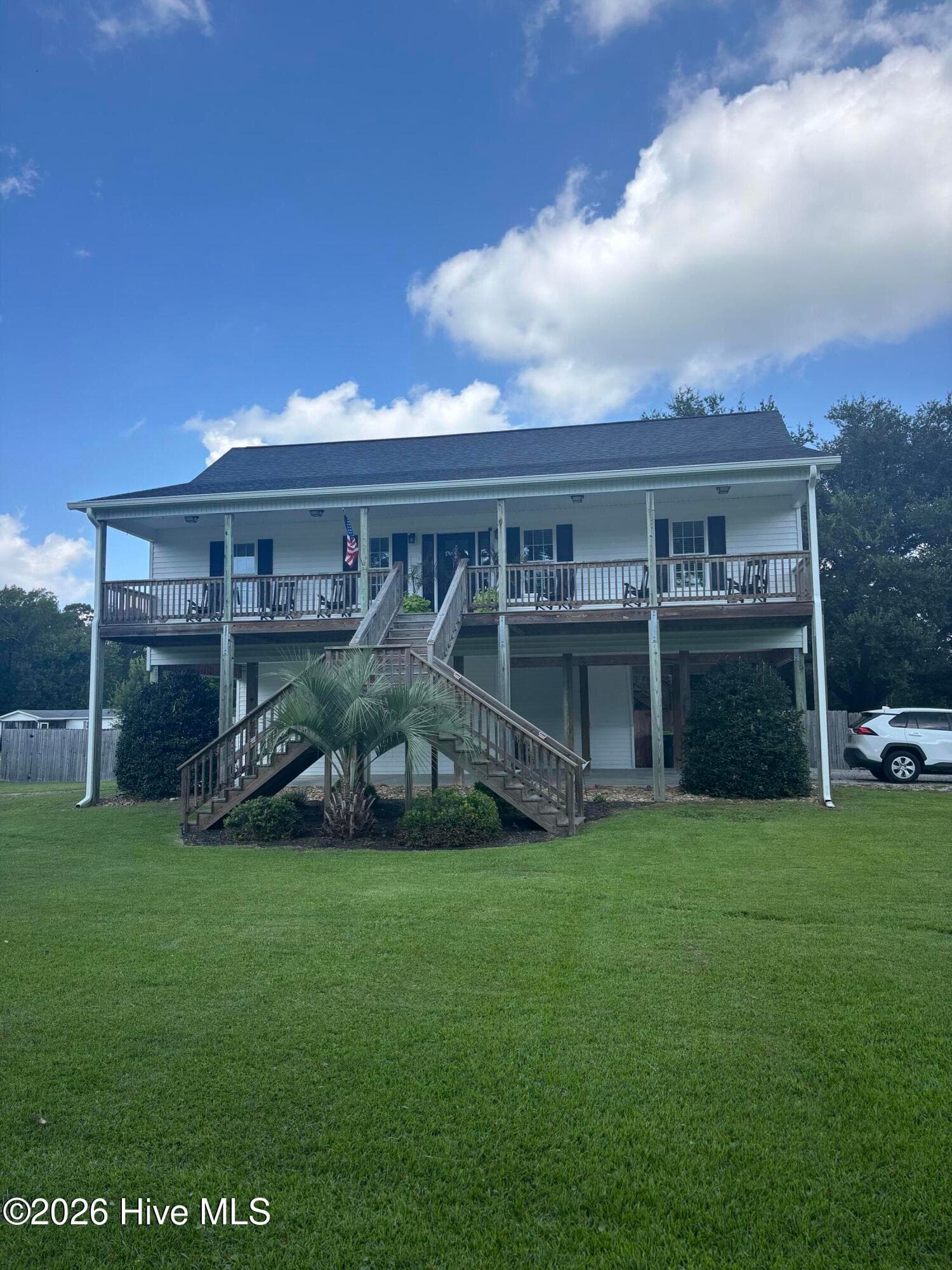1422 Harkers Island Road, Beaufort, NC 28516