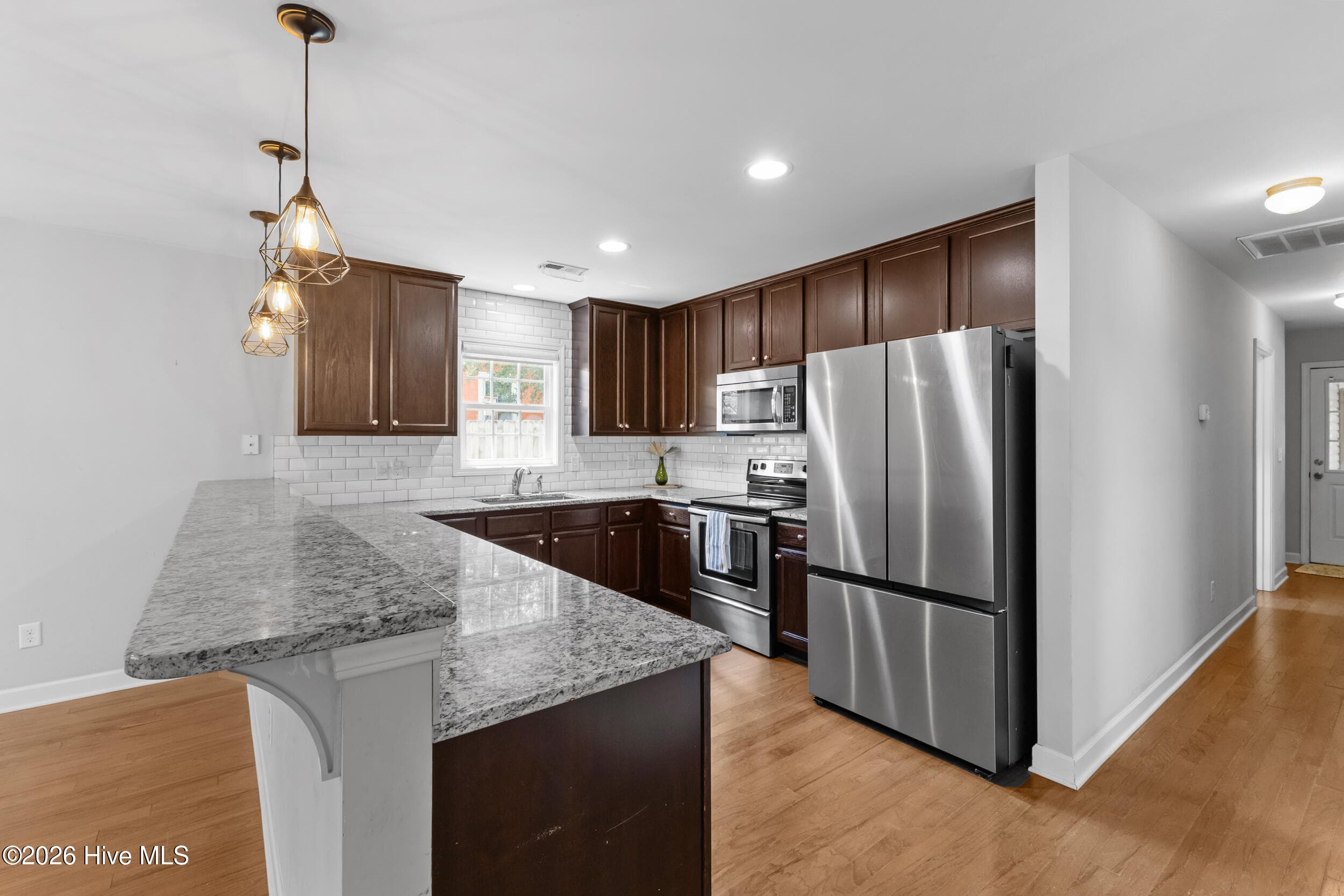 Single Family Residence at 615 Tennessee Avenue, Wilmington, NC 28401, photo 11 of 38