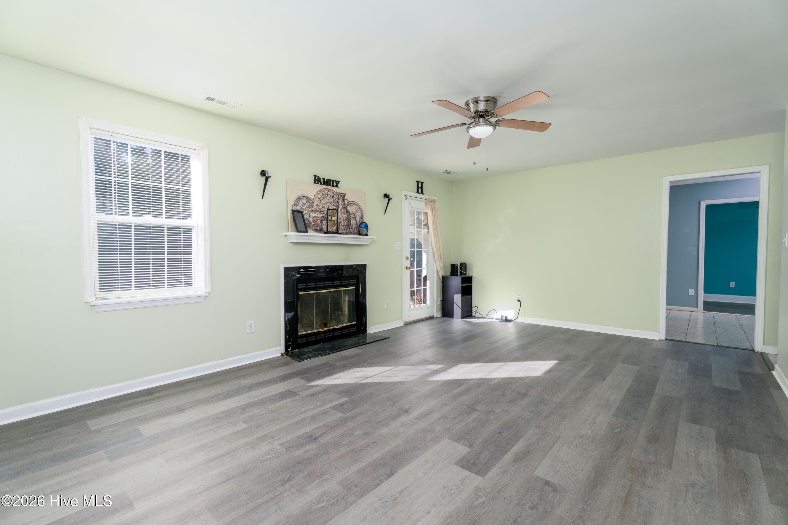 Single Family Residence at 405 Chaps Court, Jacksonville, NC 28546, photo 17 of 71