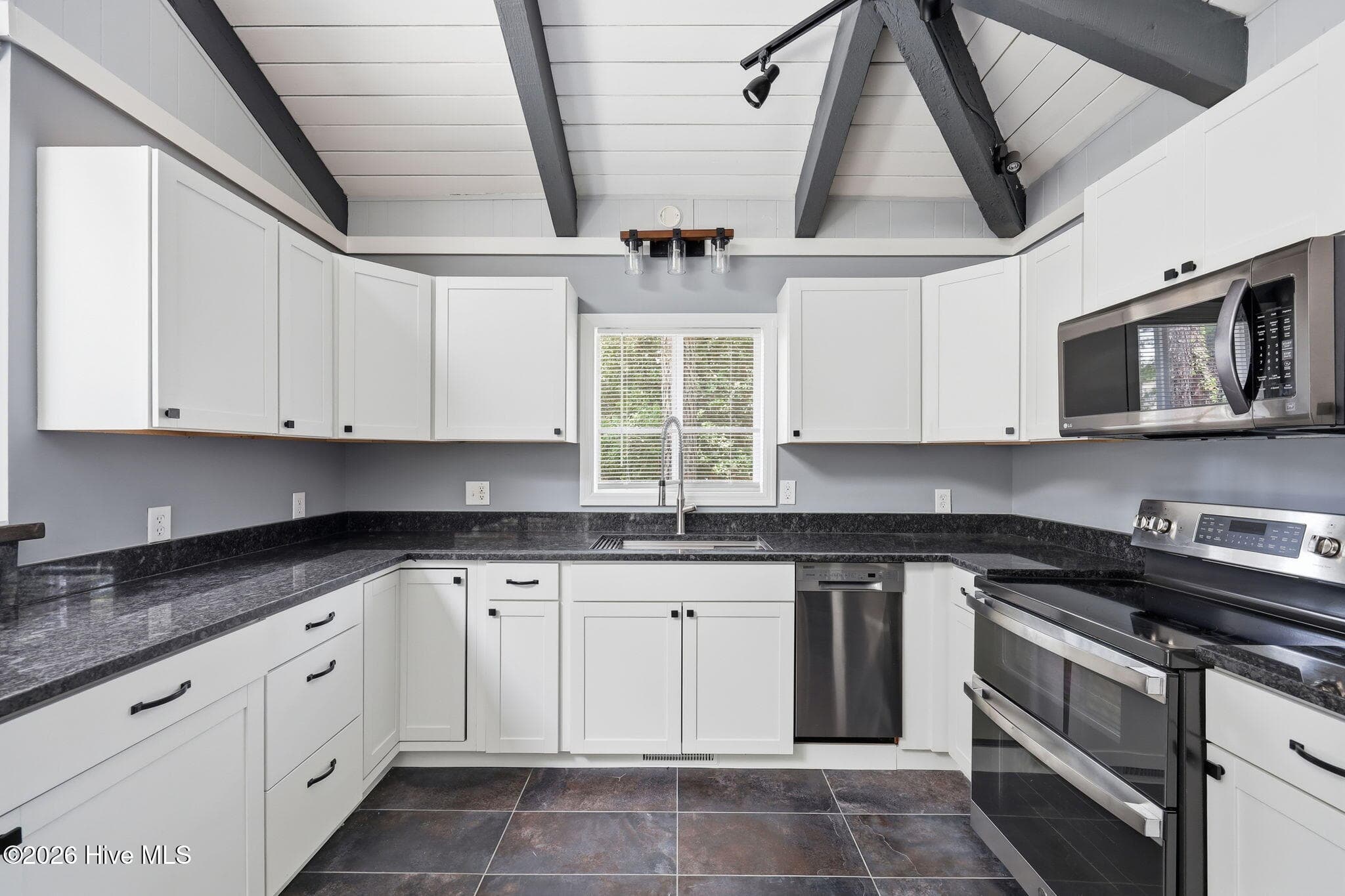 Single Family Residence at 2505 Longleaf Drive SW, Pinehurst, NC 28374, photo 11 of 31
