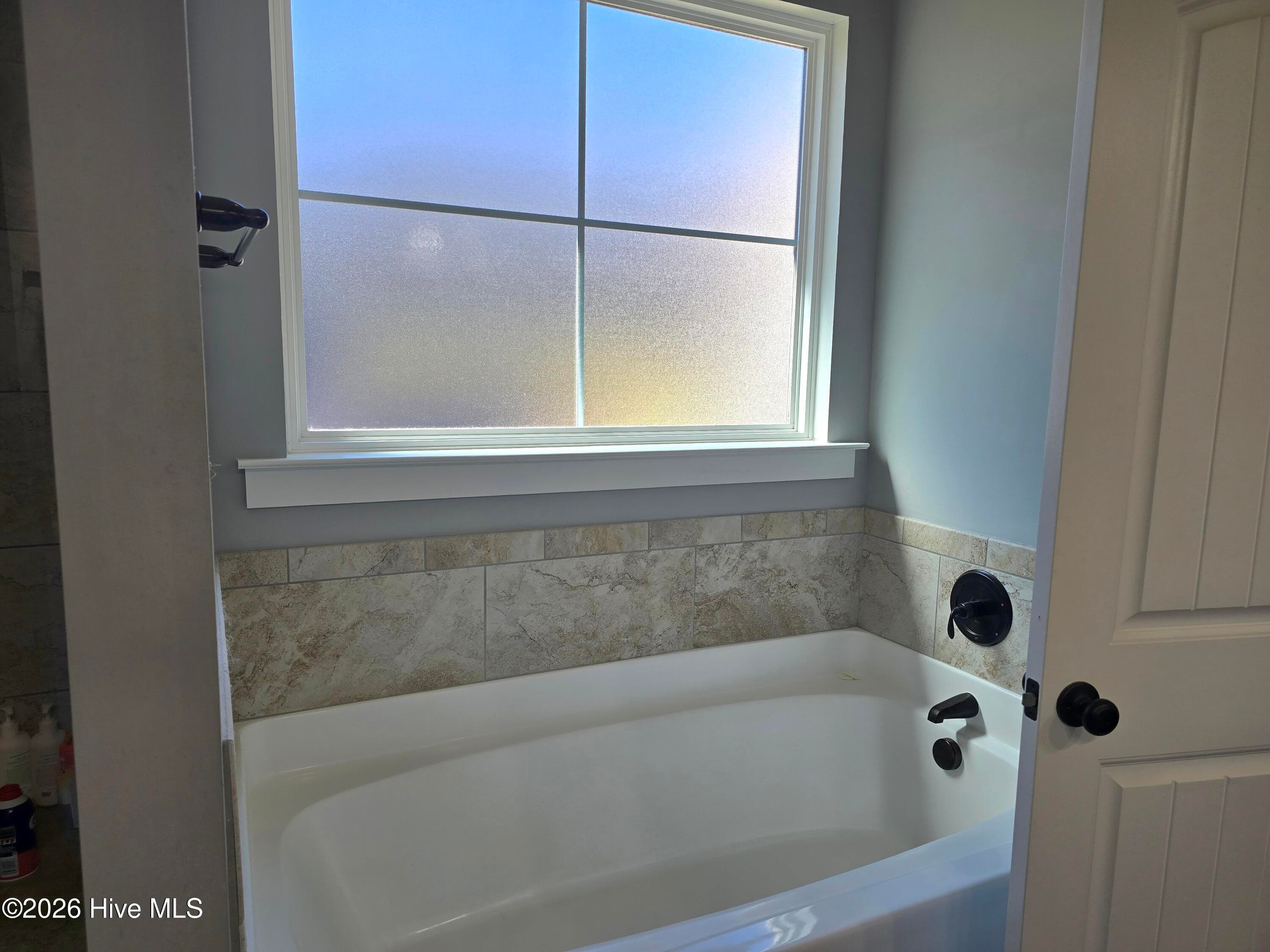 Relaxing tub - 2016 Edenberry Row, Beech Island, SC 29842