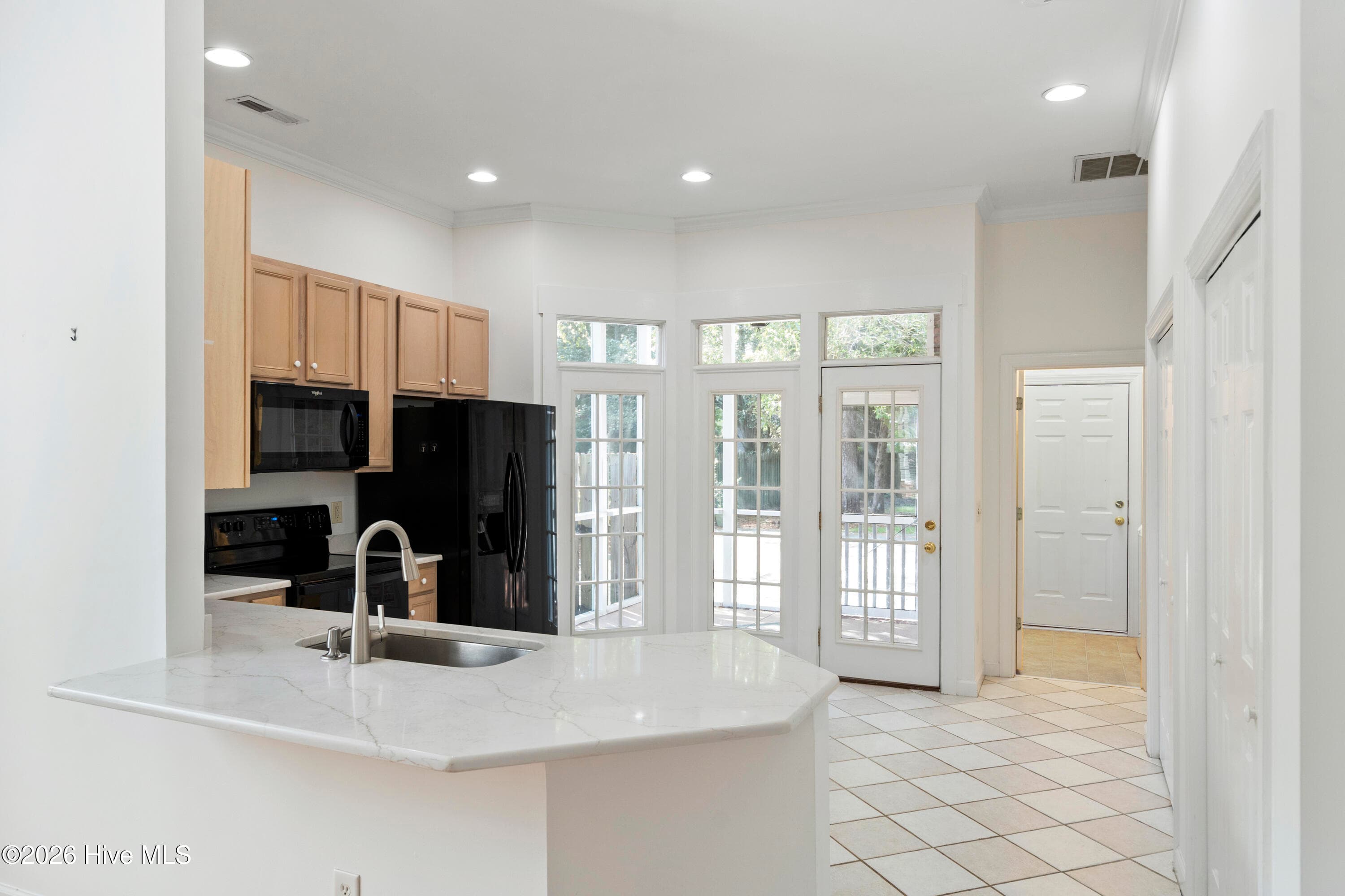 Single Family Residence at 4902 Dewars Circle, Wilmington, NC 28409, photo 13 of 52