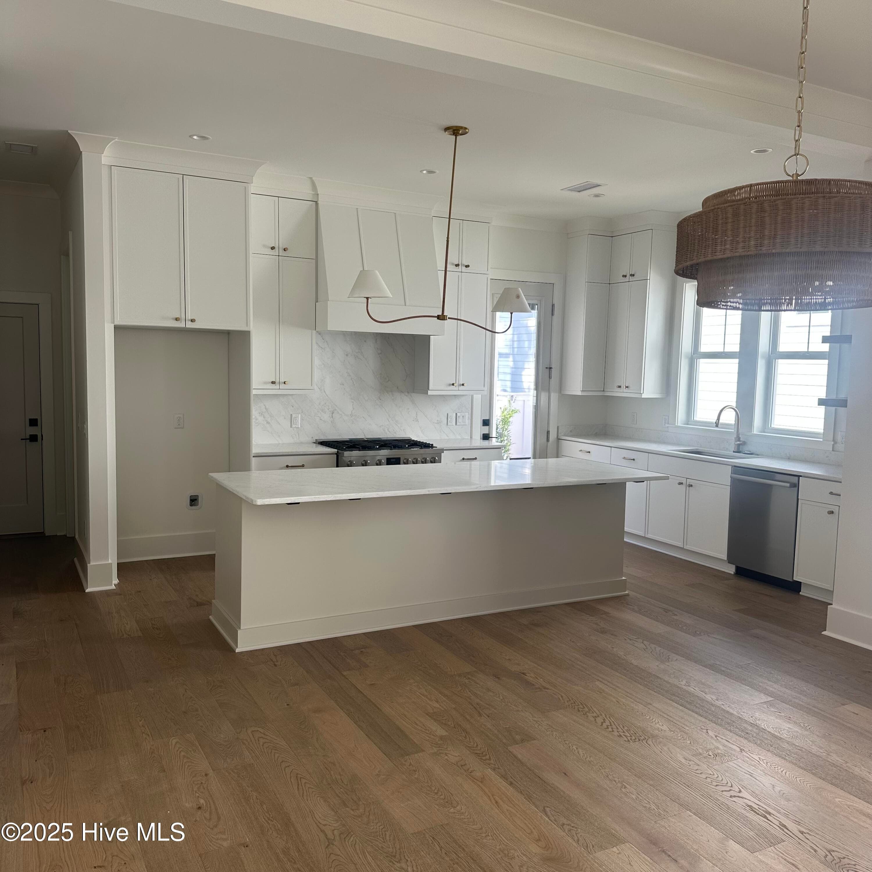 Single Family Residence at 305 Jenoa Drive, Castle Hayne, NC 28429, photo 2 of 136