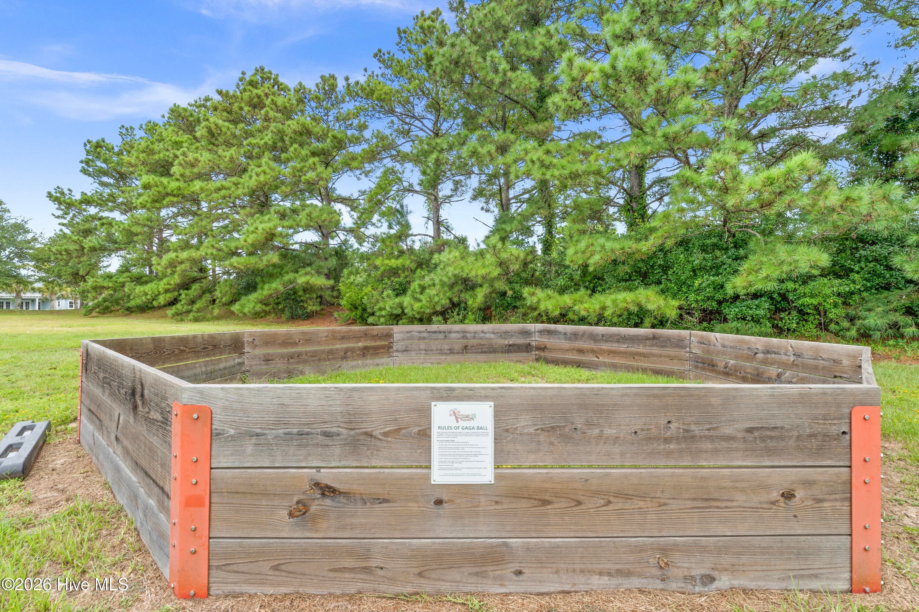 Single Family Residence at 131 W Scarborough Court, Hampstead, NC 28443, photo 24 of 28