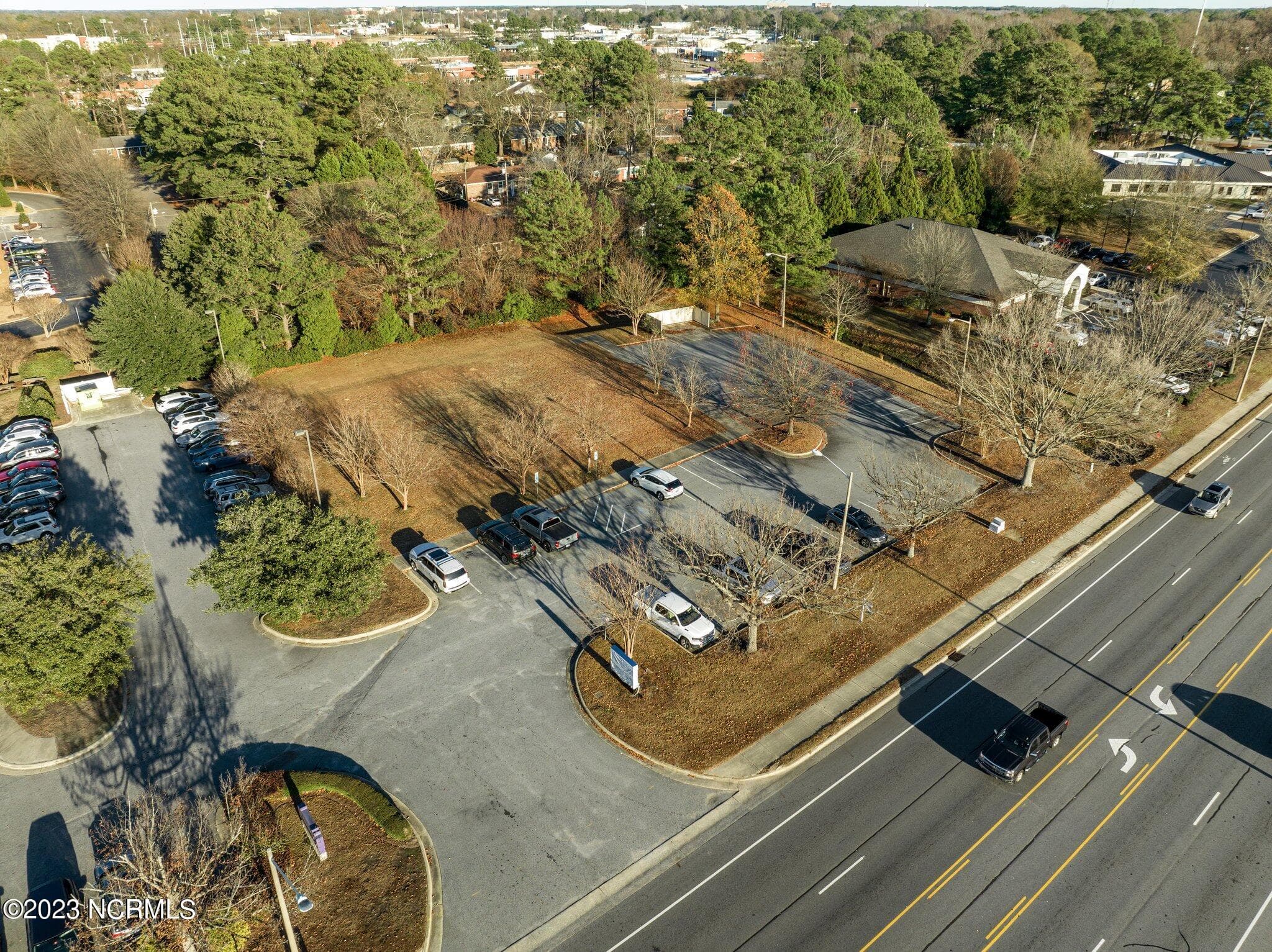 Improved at 1840 W Arlington Boulevard 2c, Greenville, NC 27834, photo 3 of 16