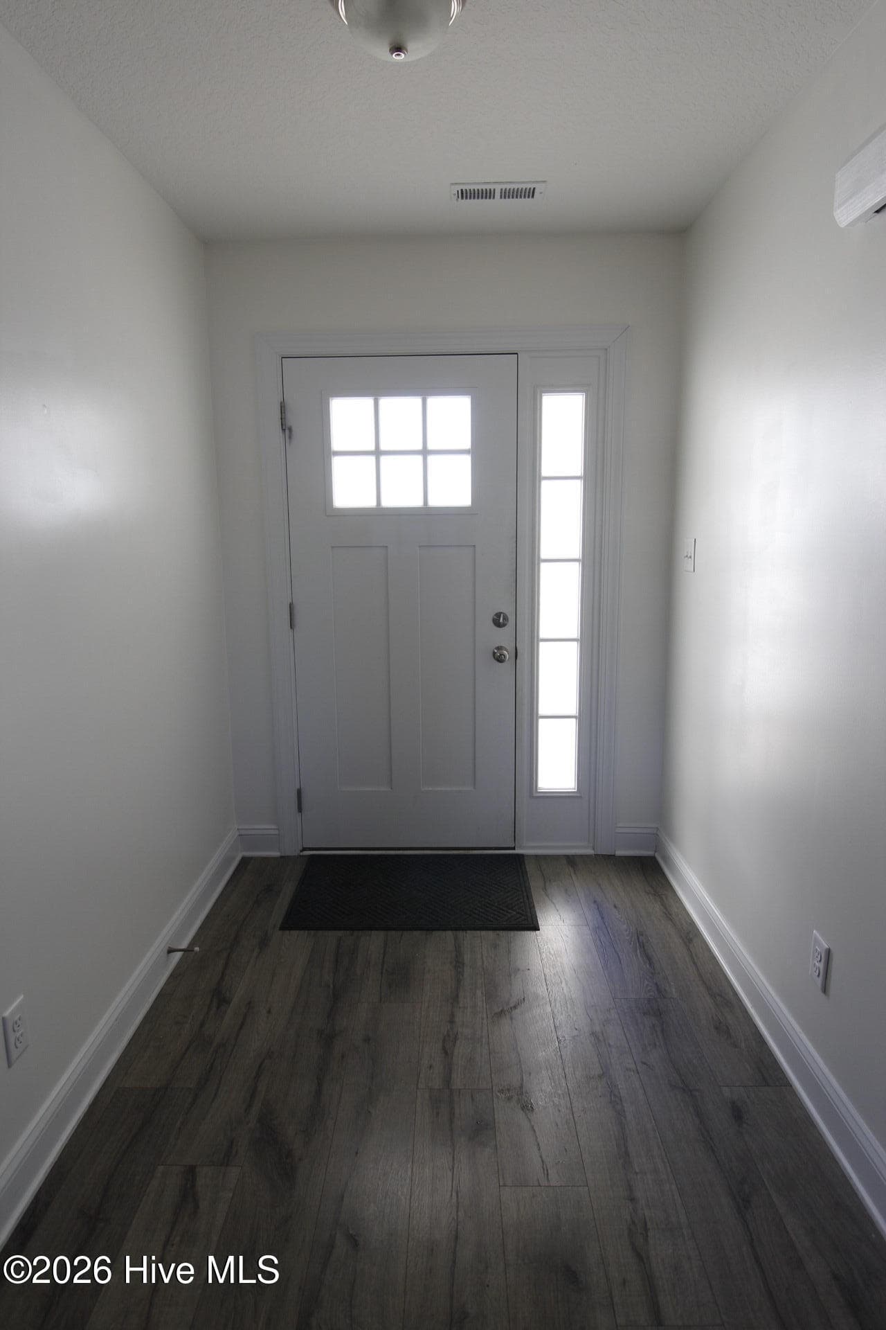 Single Family Residence at 404 Montgomery Drive, Jacksonville, NC 28546, photo 5 of 30
