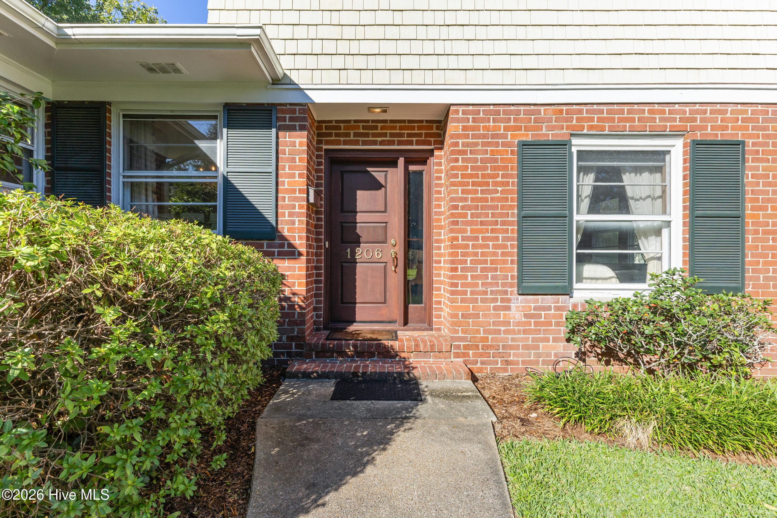 Single Family Residence at 1206 Essex Drive, Wilmington, NC 28403, photo 4 of 40