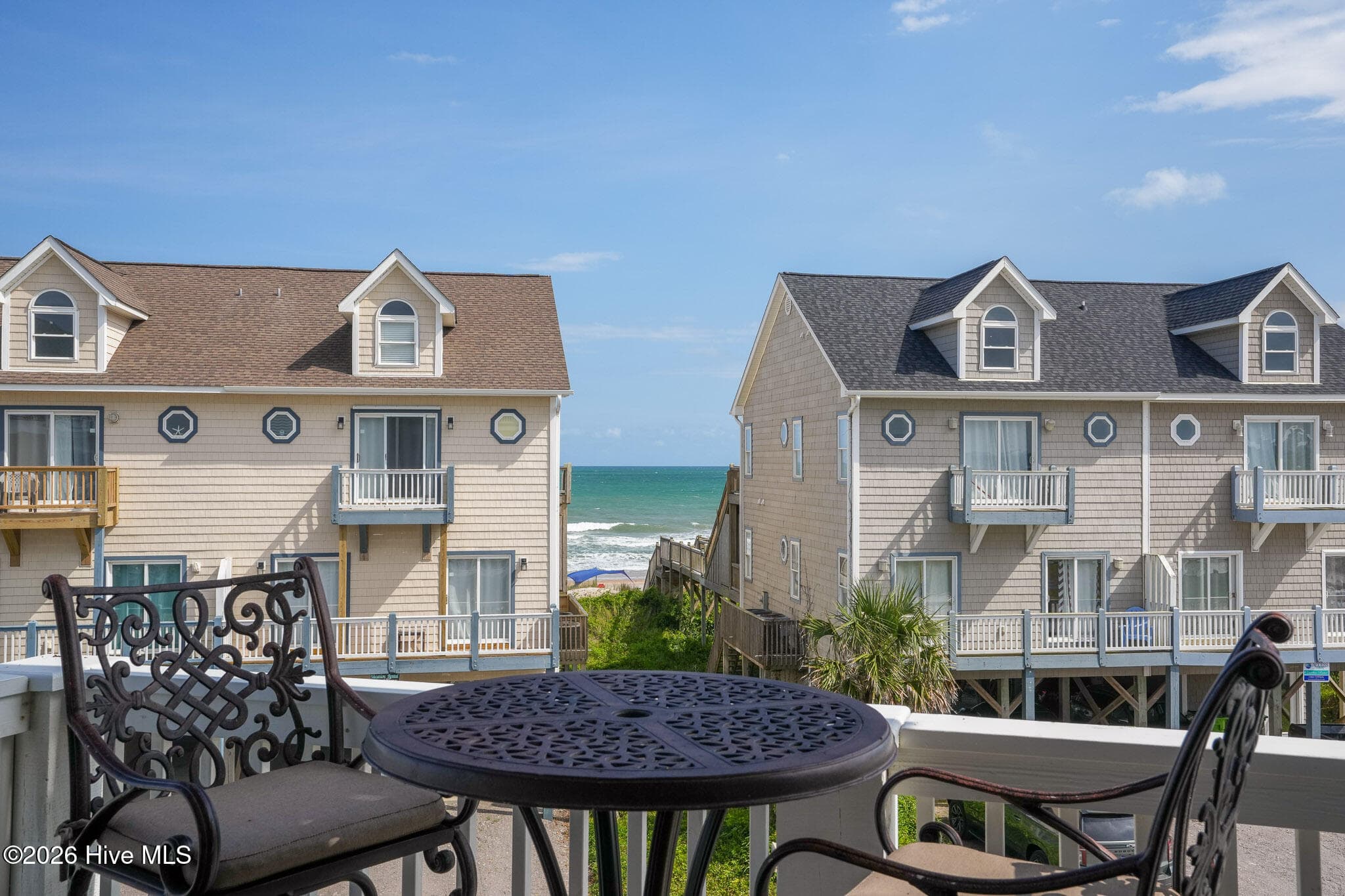 Townhouse at 208 Goldsboro Drive, North Topsail Beach, NC 28460, photo 11 of 74