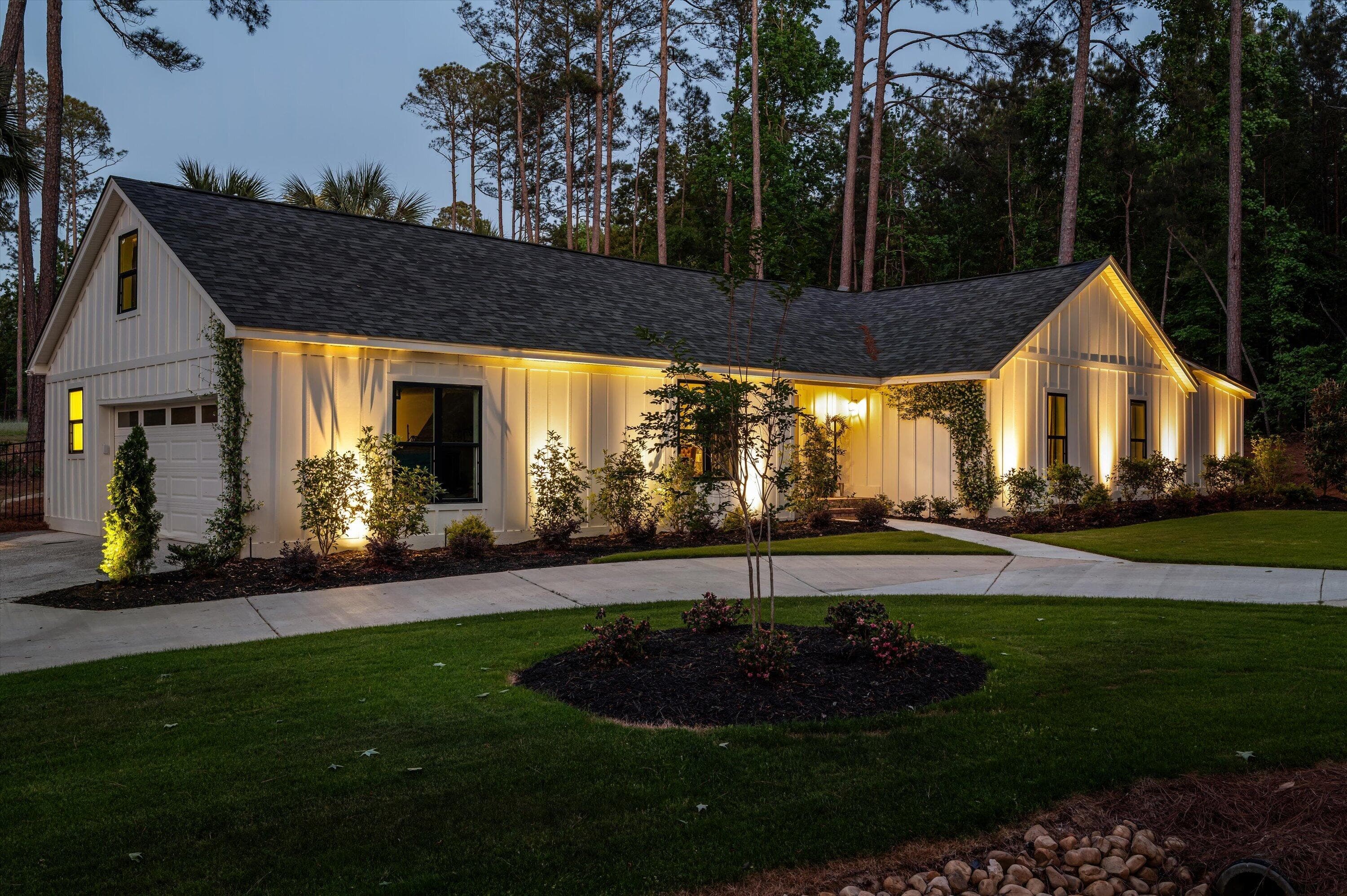 Exterior illumination gives all the warm fuzzies - 140 Lewiston Road, Grovetown, GA 30813