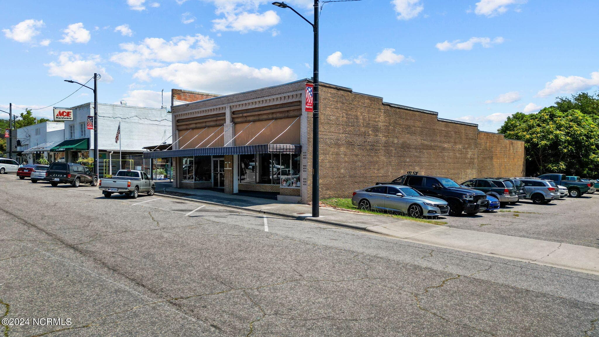 Commercial Sale at 20 Hamlet Avenue, Hamlet, NC 28345, photo 2 of 26