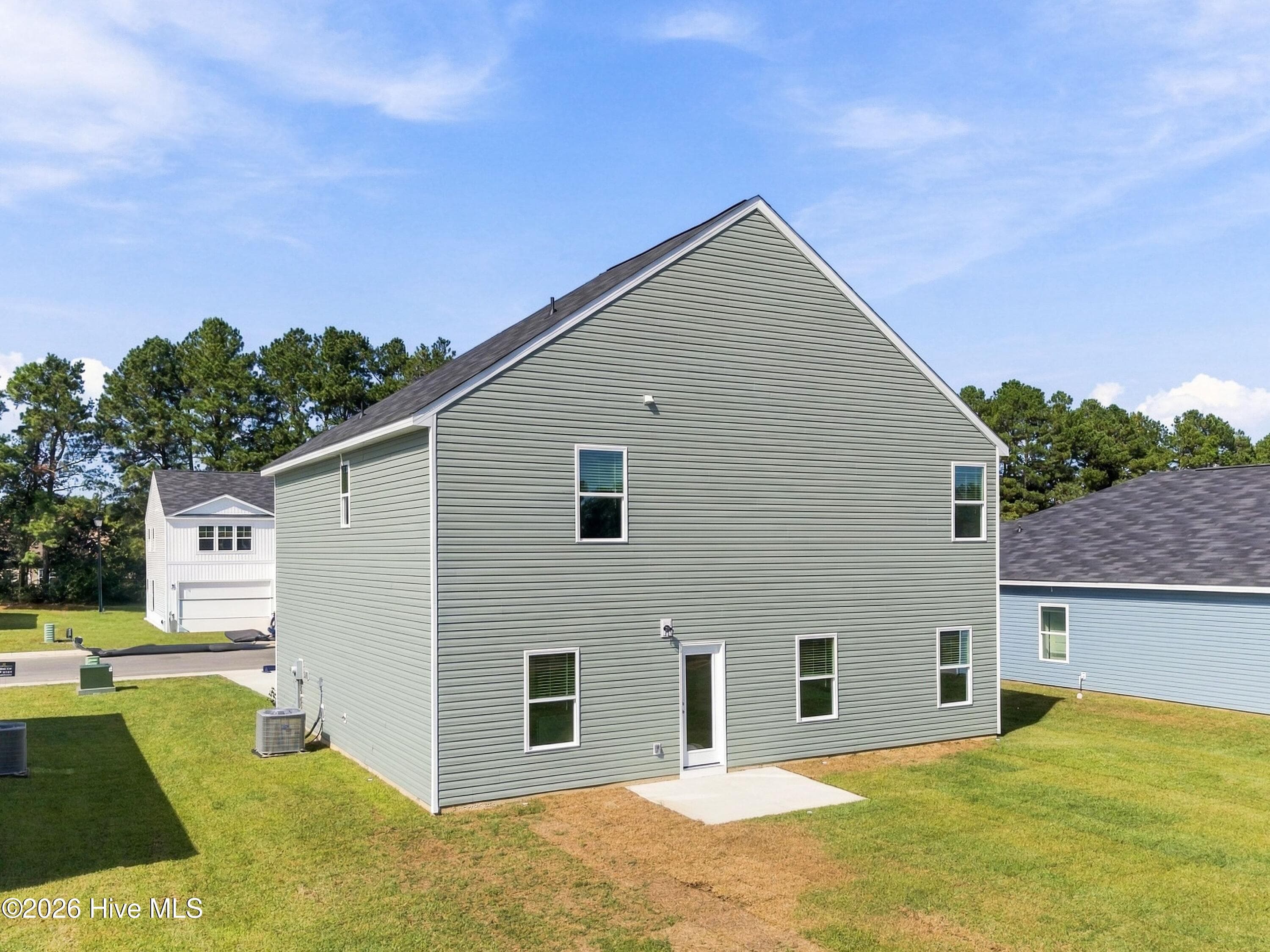Single Family Residence at 141 N Squires Run Lane, Richlands, NC 28574, photo 76 of 105