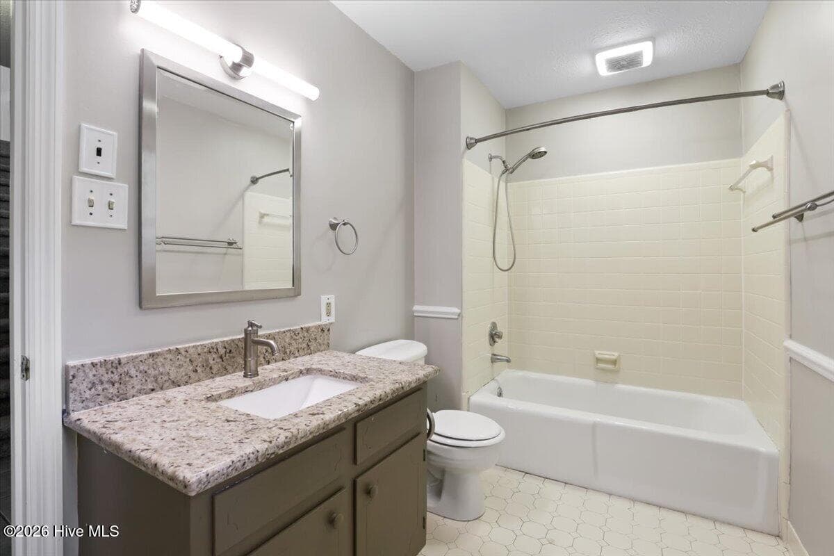 FULL BATHROOM 1 DOWNSTAIRS. - 105 Pinehaven Court, Goldsboro, NC 27534