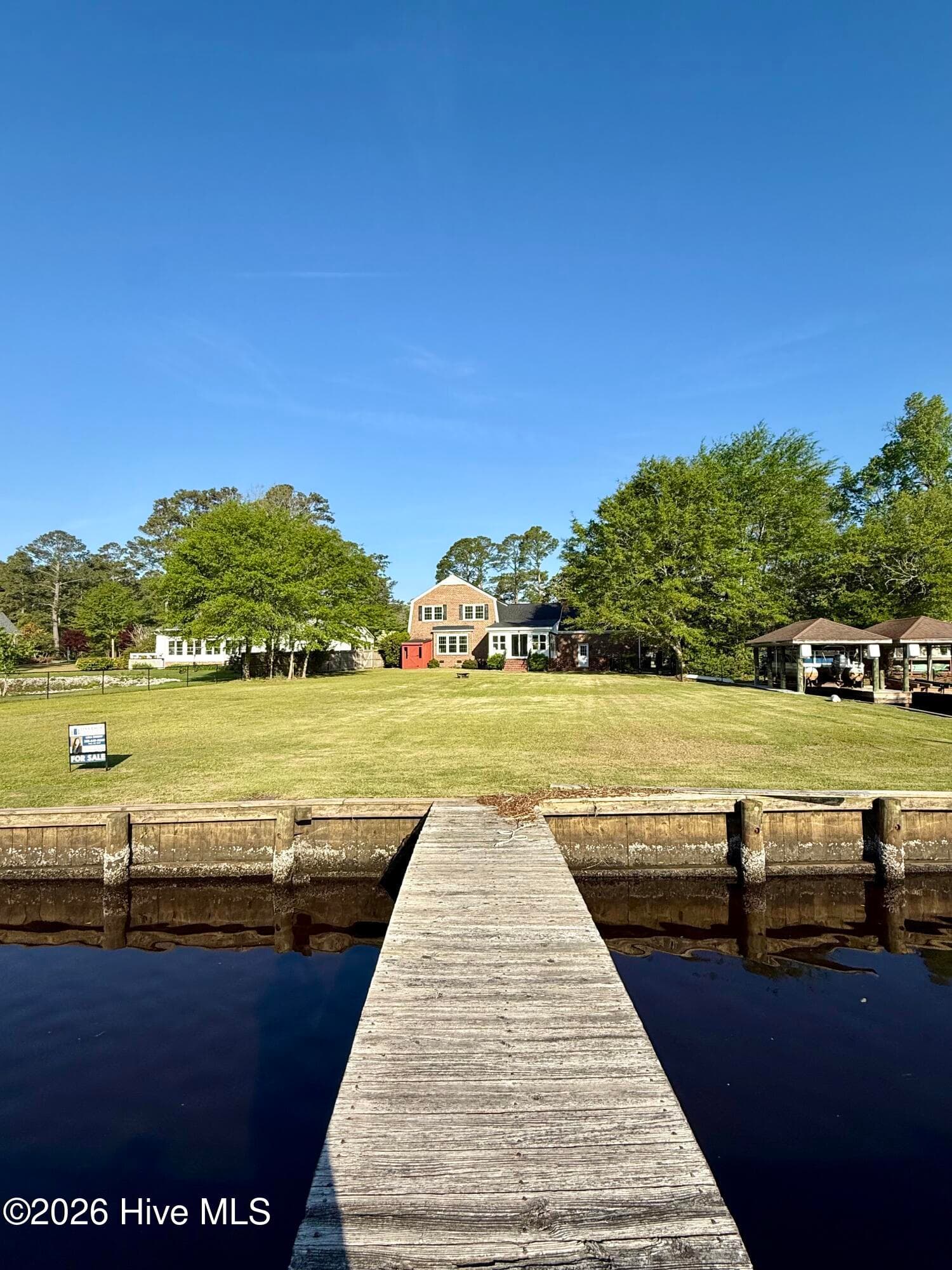 Single Family Residence at 236 Shoreline Drive, New Bern, NC 28562, photo 6 of 71