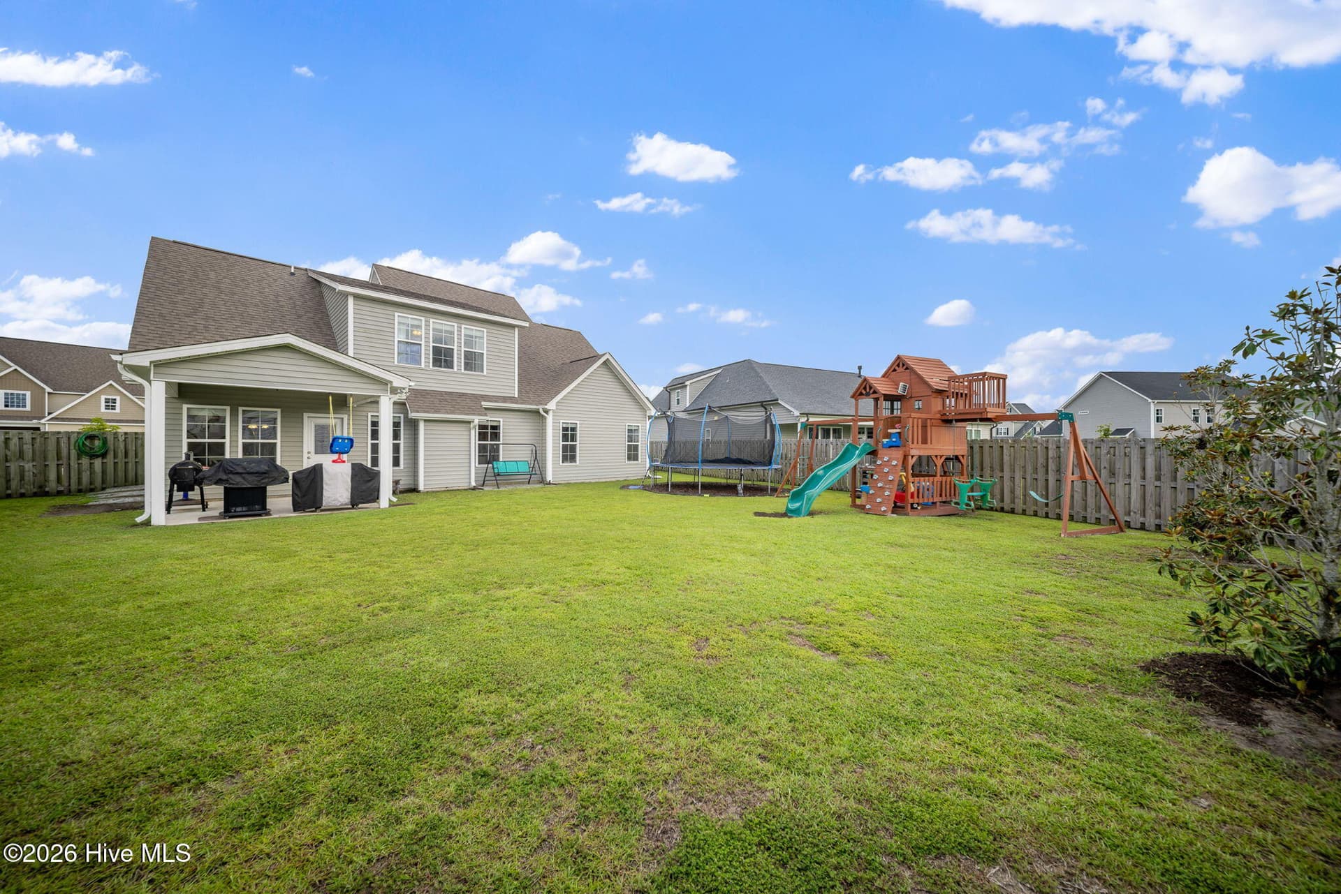 Single Family Residence at 111 E Barred Owl Drive, Hampstead, NC 28443, photo 72 of 103