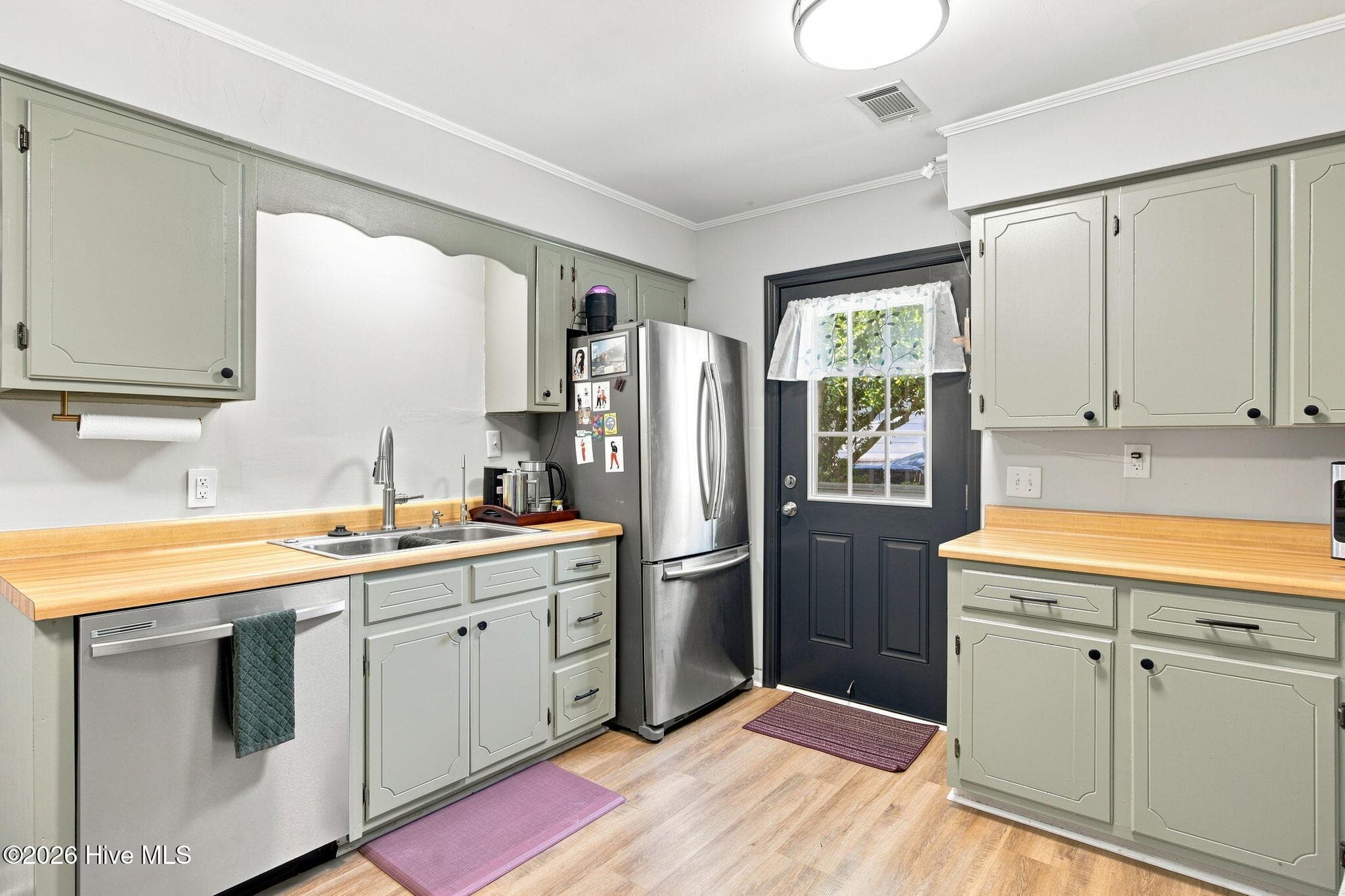Single Family Residence at 209 Cathay Road, Wilmington, NC 28412, photo 9 of 49