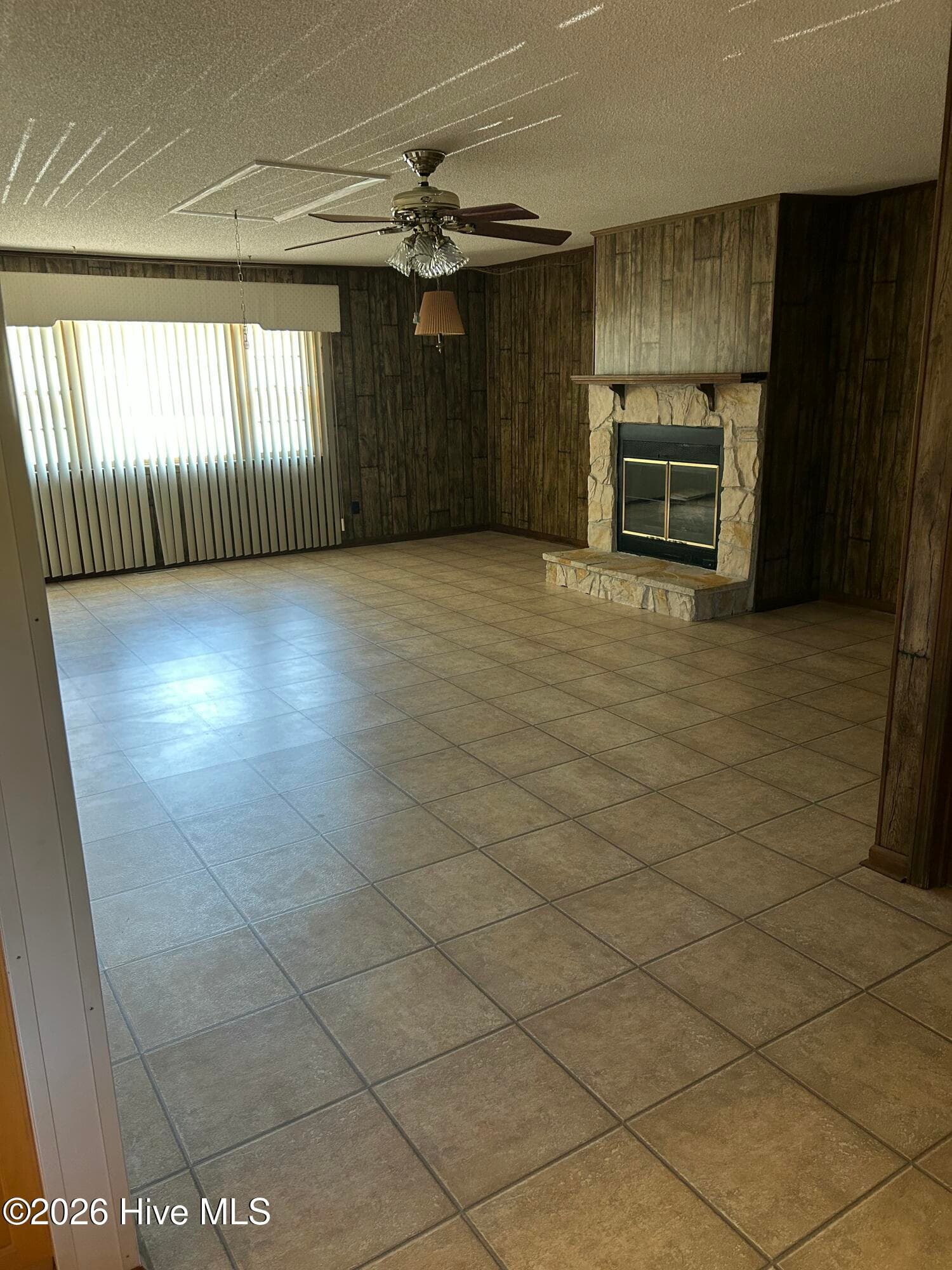 Single Family Residence at 700 Oakwood Avenue, Jacksonville, NC 28546, photo 3 of 15