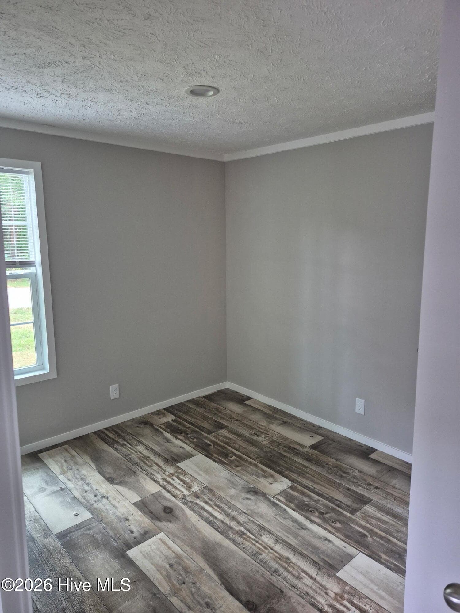 Manufactured Home at 1136 French Road, Wilmington, NC 28403, photo 6 of 12