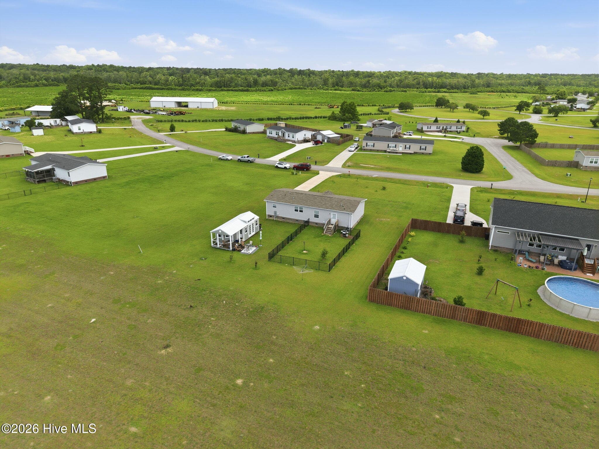 Manufactured Home at 203 Magnolia Drive, Stella, NC 28582, photo 34 of 40