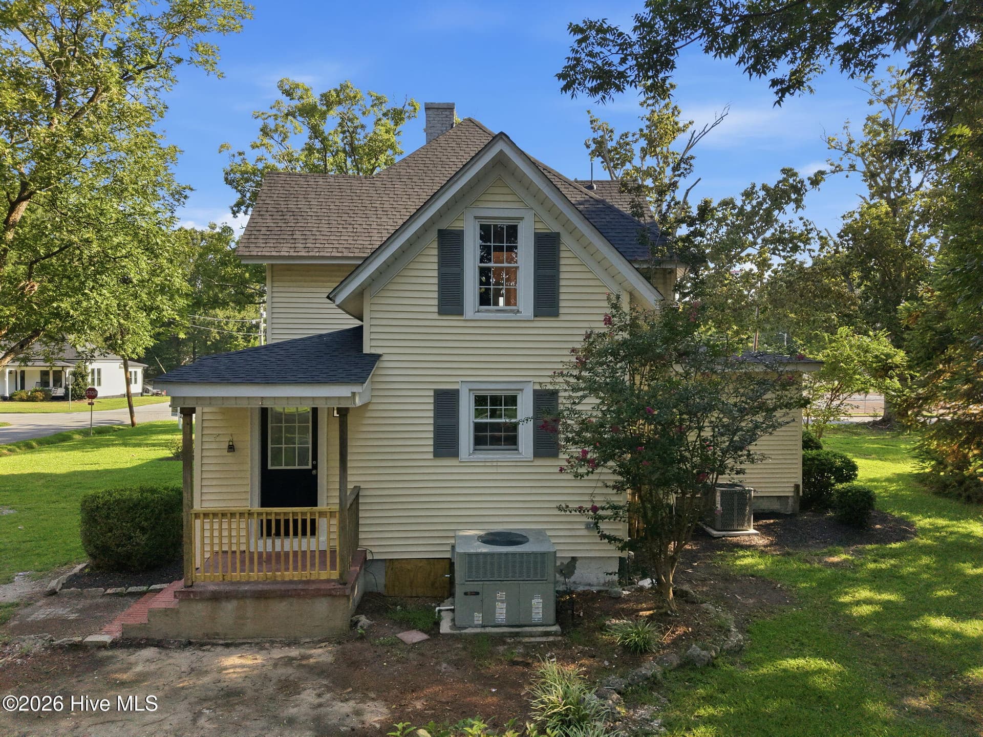 Single Family Residence at 296 Fourth Street, Ayden, NC 28513, photo 7 of 57
