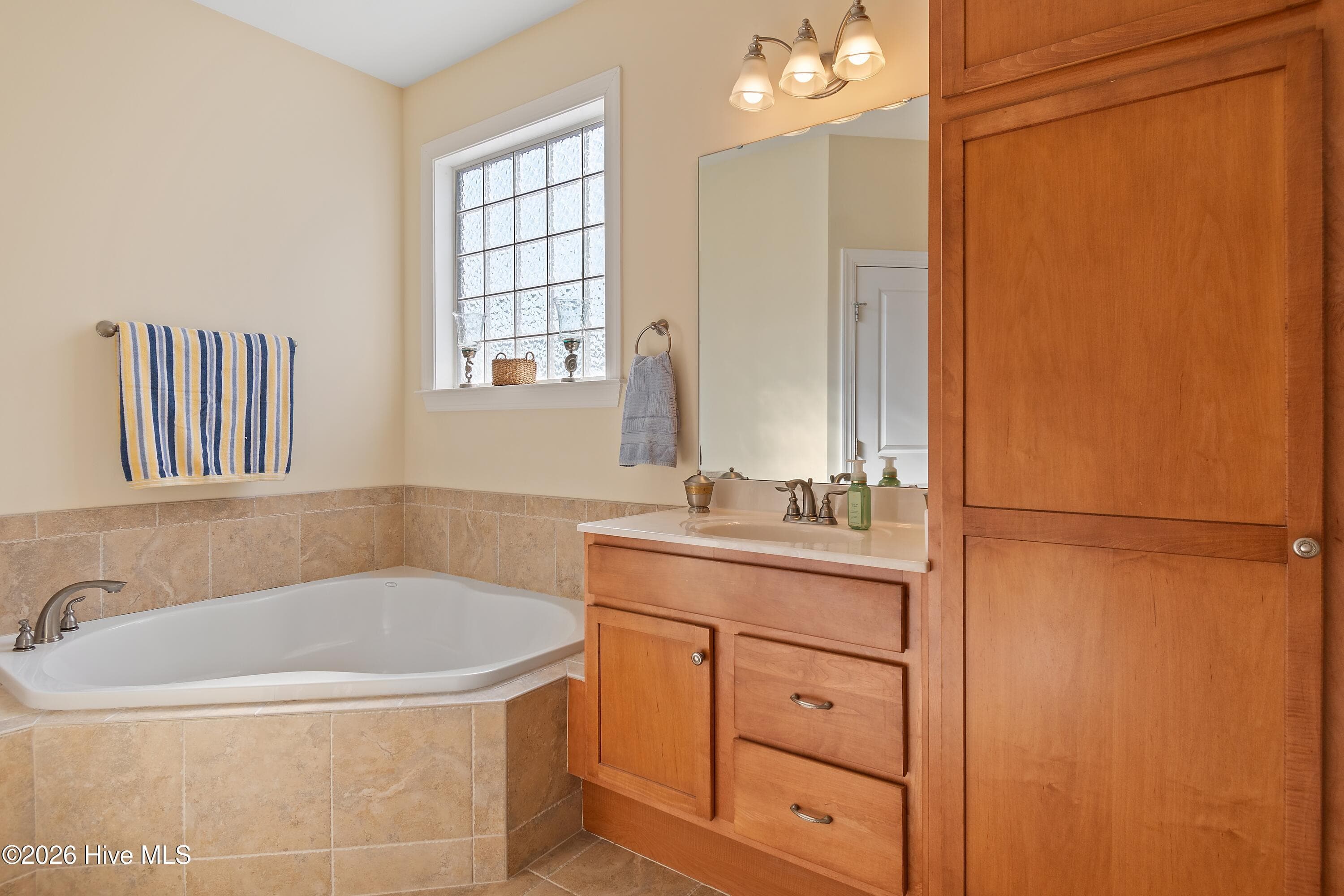 Single Family Residence at 1134 Endeavour Way SW, Ocean Isle Beach, NC 28469, photo 20 of 40