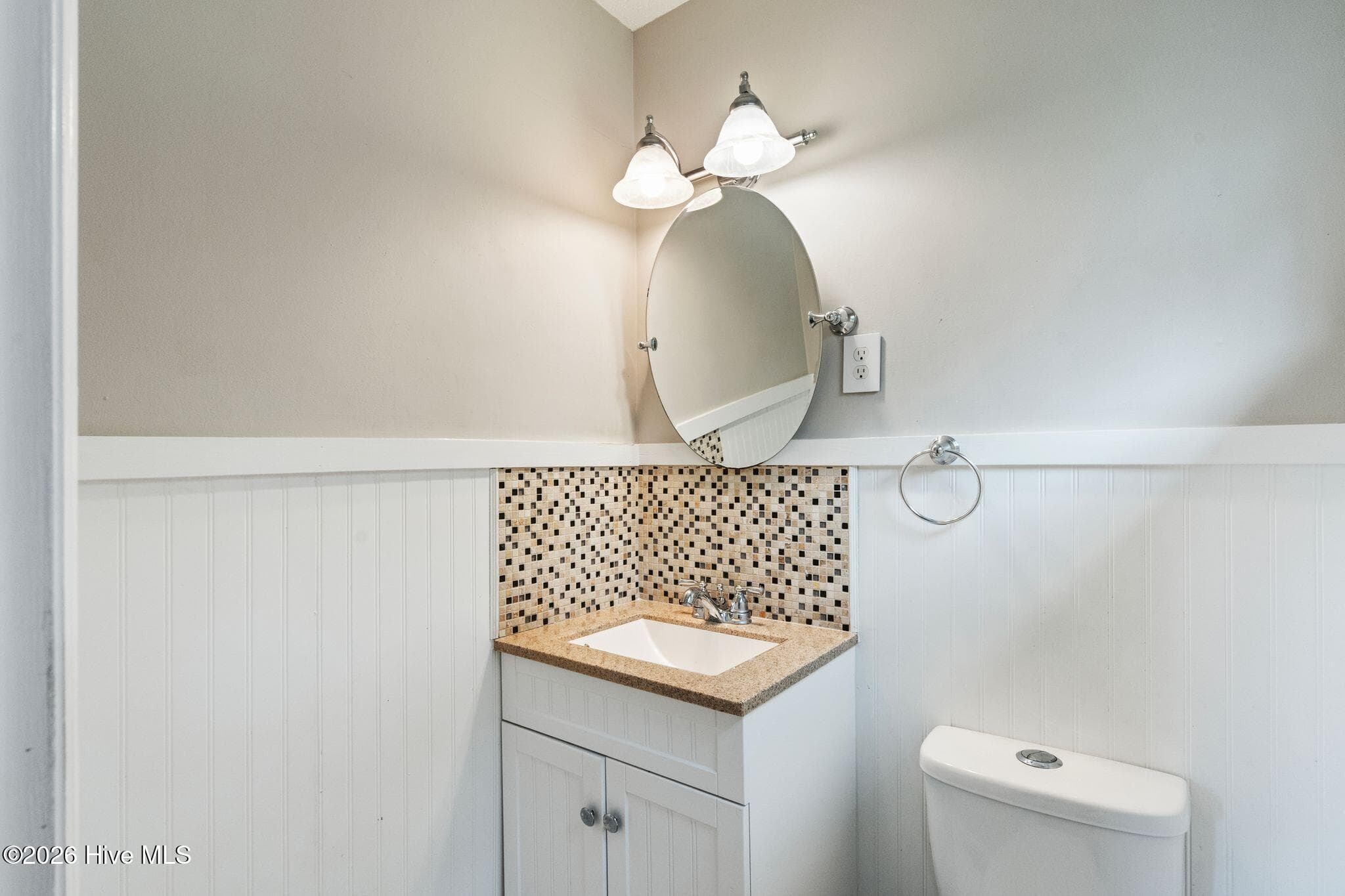 MAIN HOUSE - Half-Bath en suite in Bedroom 2 - 113 Willetts Drive, Boiling Spring Lakes, NC 28461