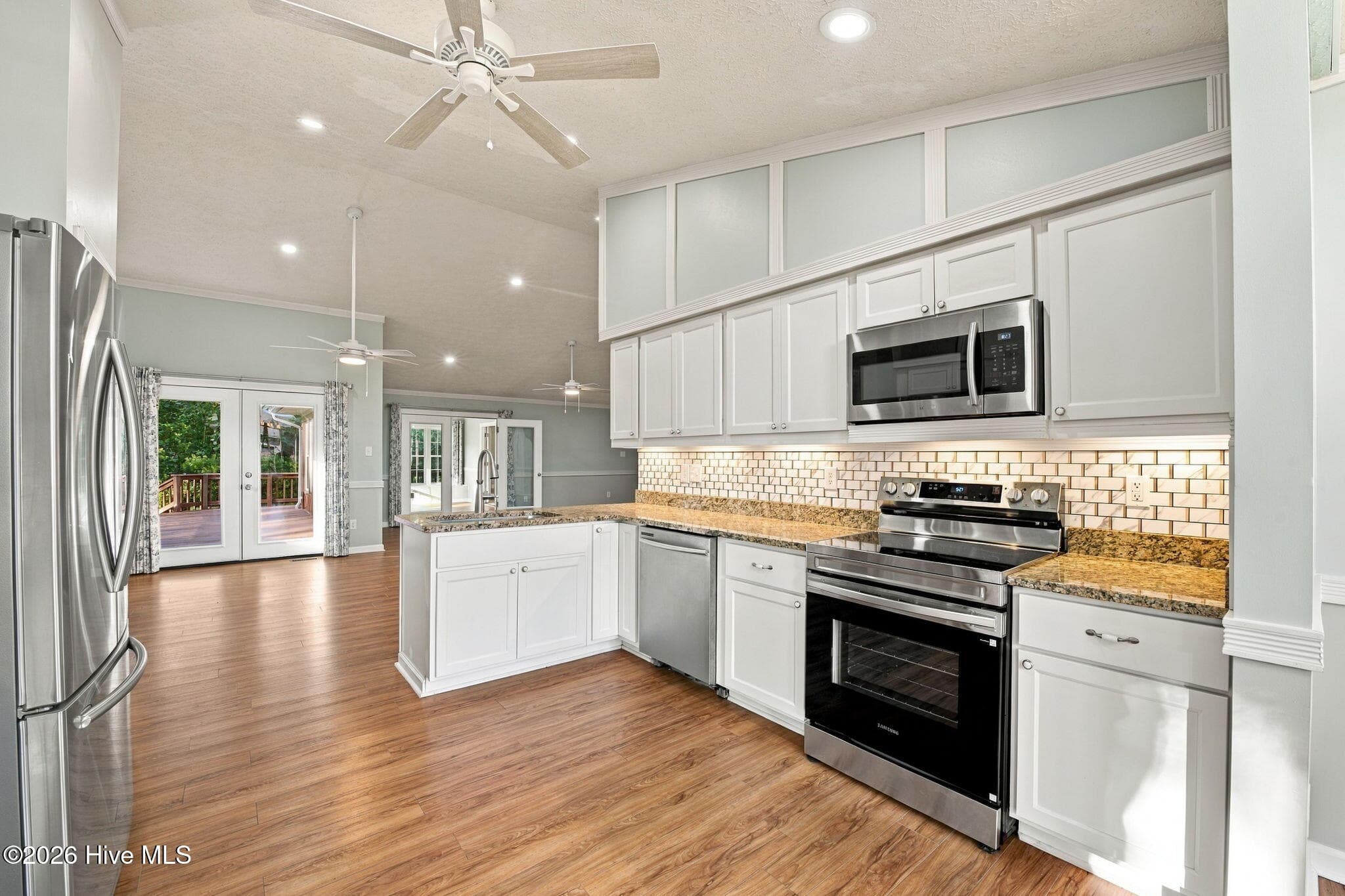 Single Family Residence at 6207 Gondolier Drive, New Bern, NC 28560, photo 13 of 49
