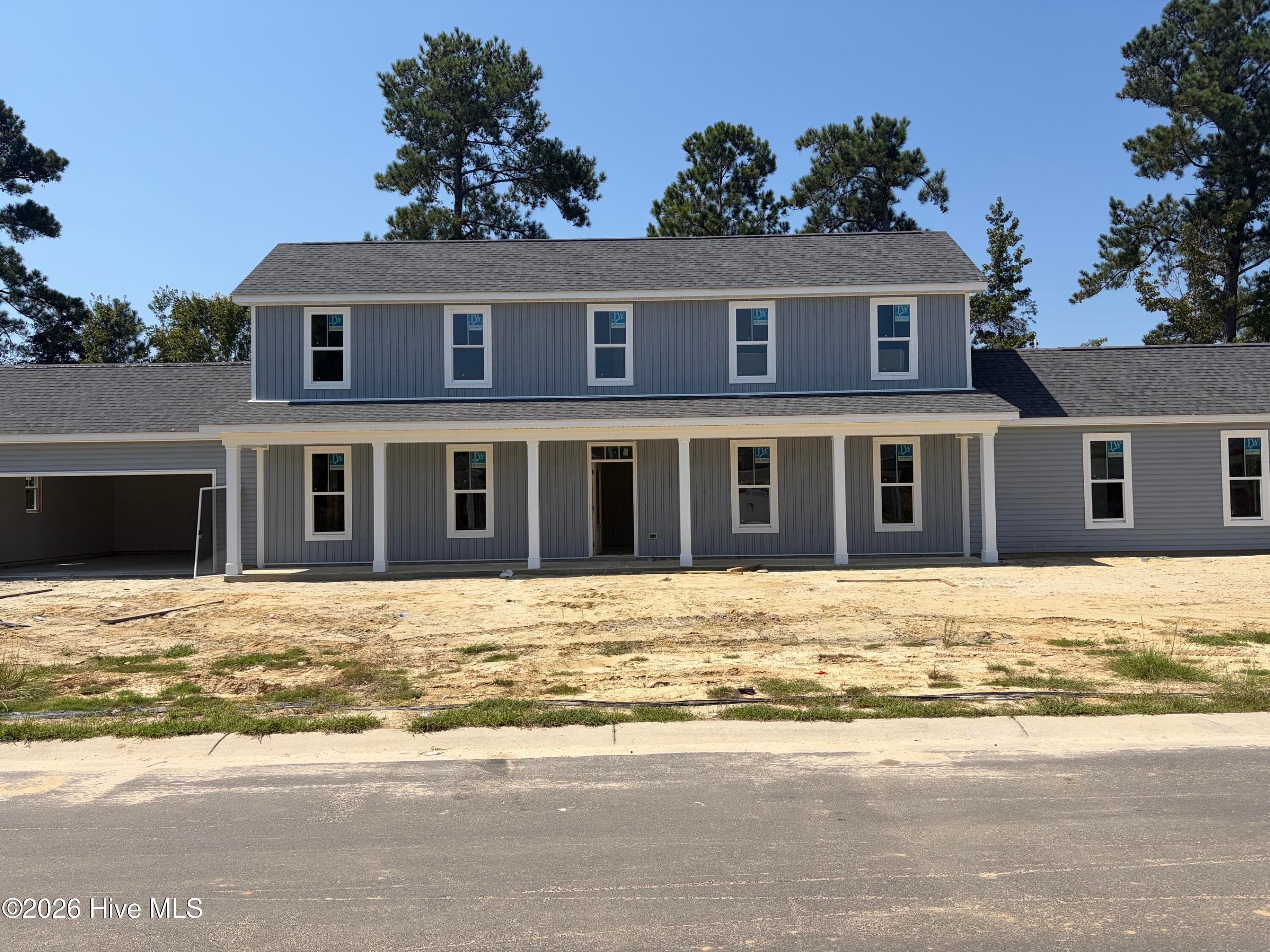 Single Family Residence at 176 S Bandwheel Way, Hampstead, NC 28443, photo 2 of 25