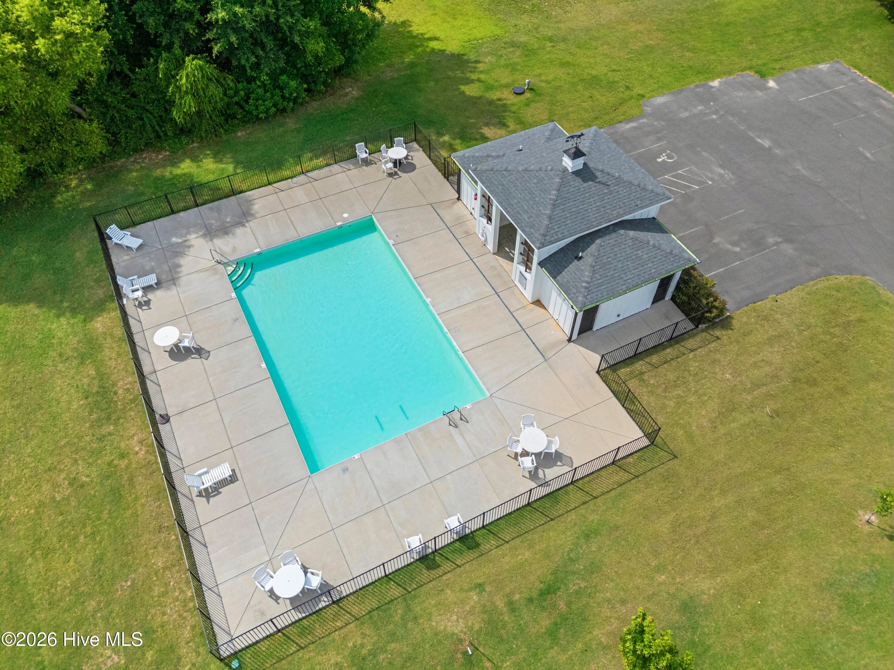 Single Family Residence at 816 Warwick Lane, Carthage, NC 28327, photo 2 of 41