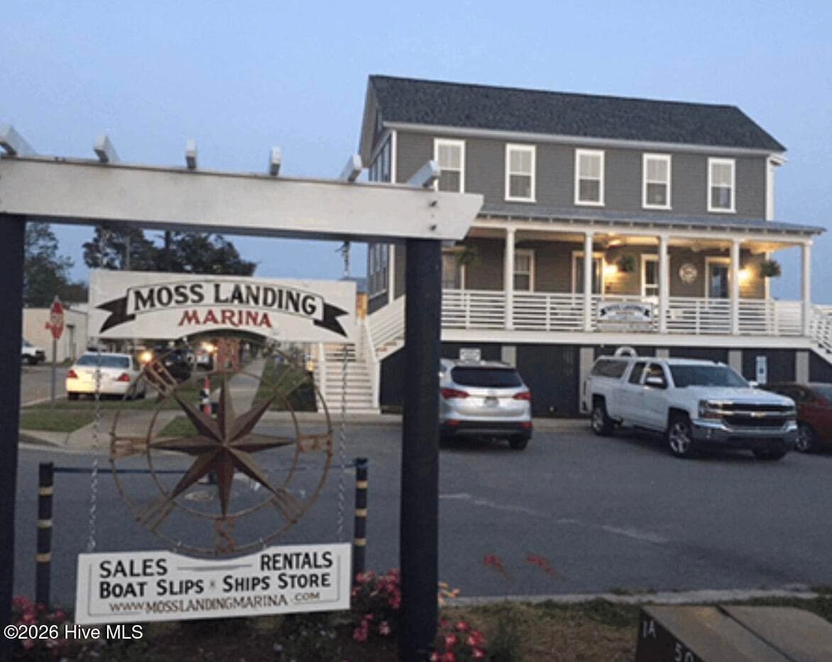 Dockaminium at 227 E Water Street Dock B, Washington, NC 27889