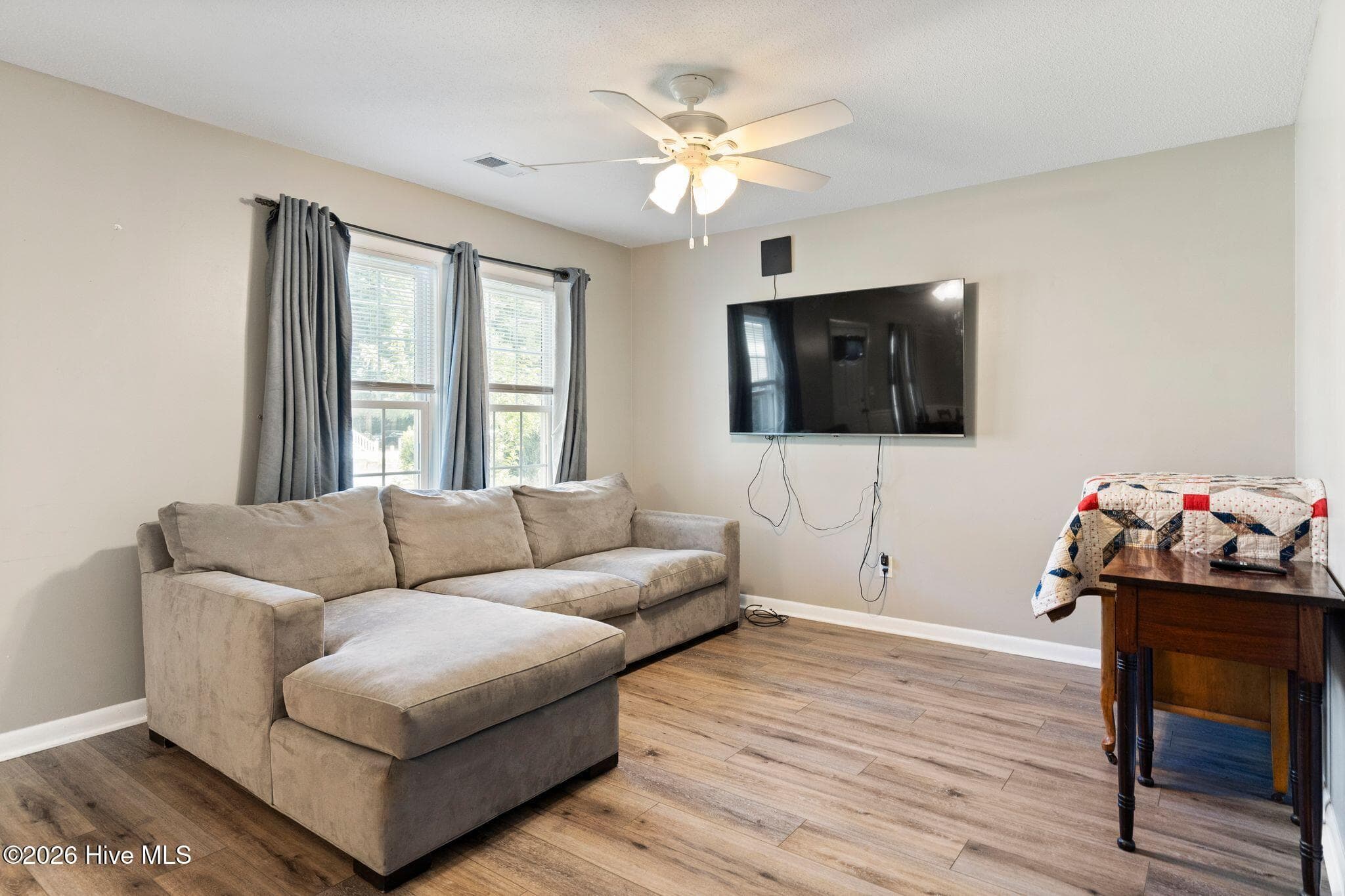 Single Family Residence at 354 Mercer Avenue, Wilmington, NC 28403, photo 3 of 22
