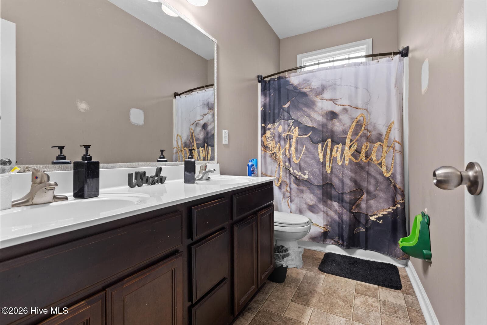Single Family Residence at 219 Hidden Oaks Drive, Jacksonville, NC 28546, photo 17 of 29