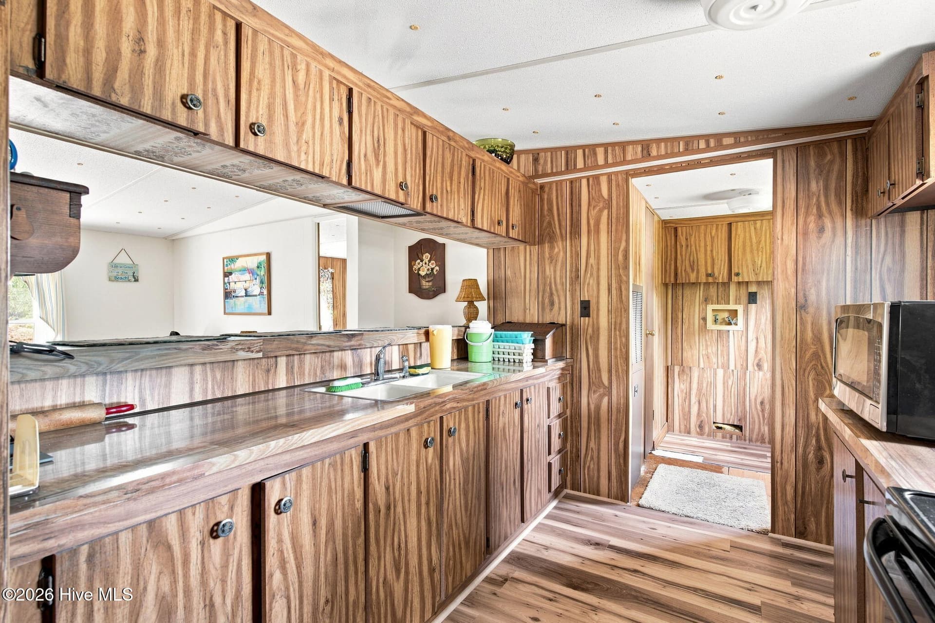 Manufactured Home at 1710 Ocean View Drive SW, Ocean Isle Beach, NC 28469, photo 9 of 41