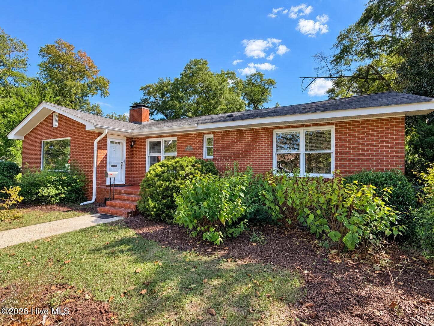 Single Family Residence at 320 Northern Boulevard, Wilmington, NC 28401, photo 2 of 159