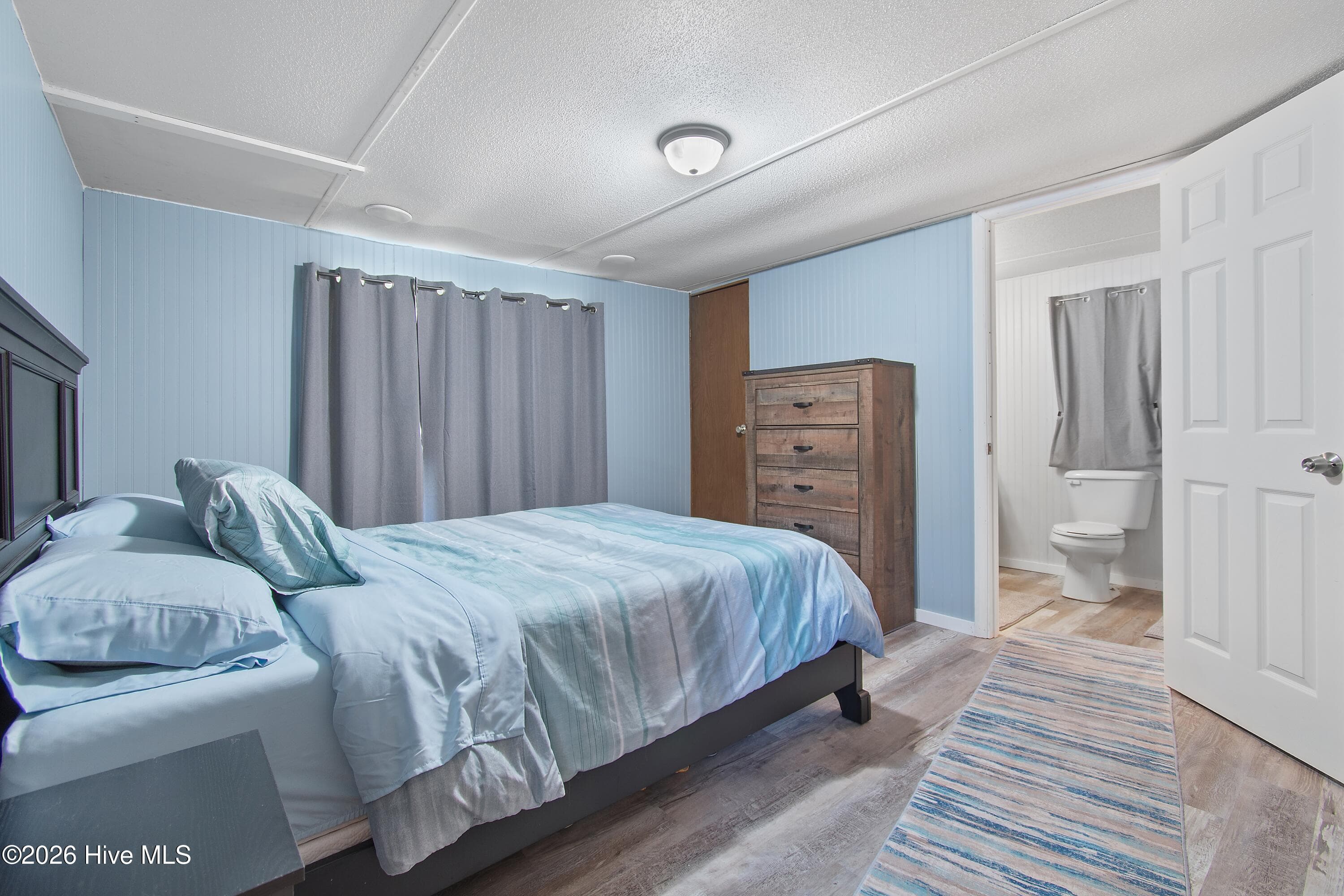 Manufactured Home at 1471 Pine Tree Circle SW, Supply, NC 28462, photo 16 of 23