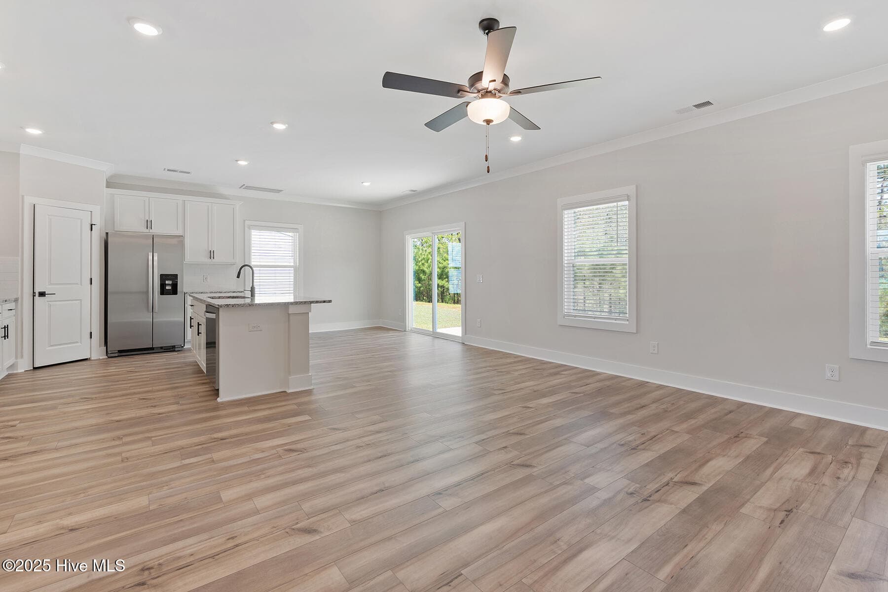 Single Family Residence at 27 S Umbrella Palm Drive, Hampstead, NC 28443, photo 4 of 21
