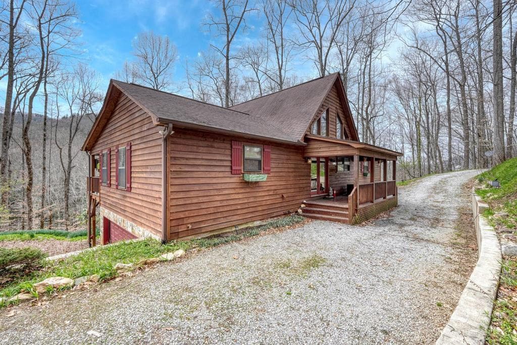 Residential at 575 Carolina Springs Lane, Franklin, NC 28734, photo 67 of 68