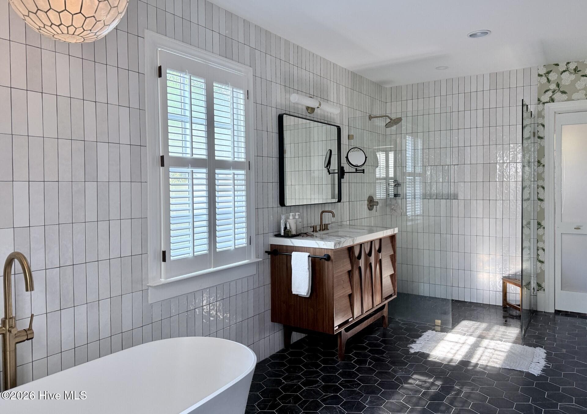 Primary Bath - 318 Colonial Drive, Wilmington, NC 28403