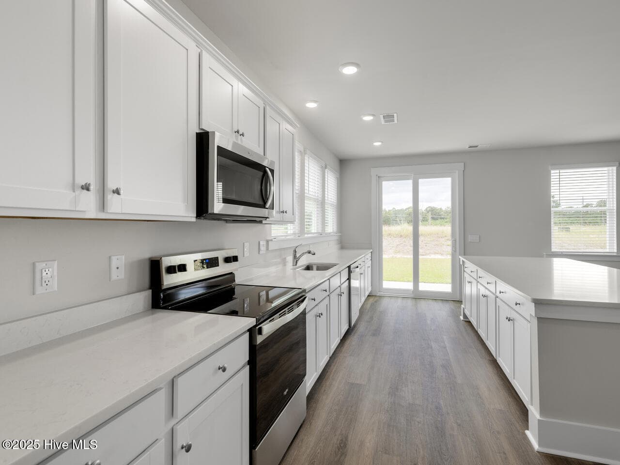 Single Family Residence at 516 Bogue View Road Lot 51, Hubert, NC 28539, photo 14 of 49