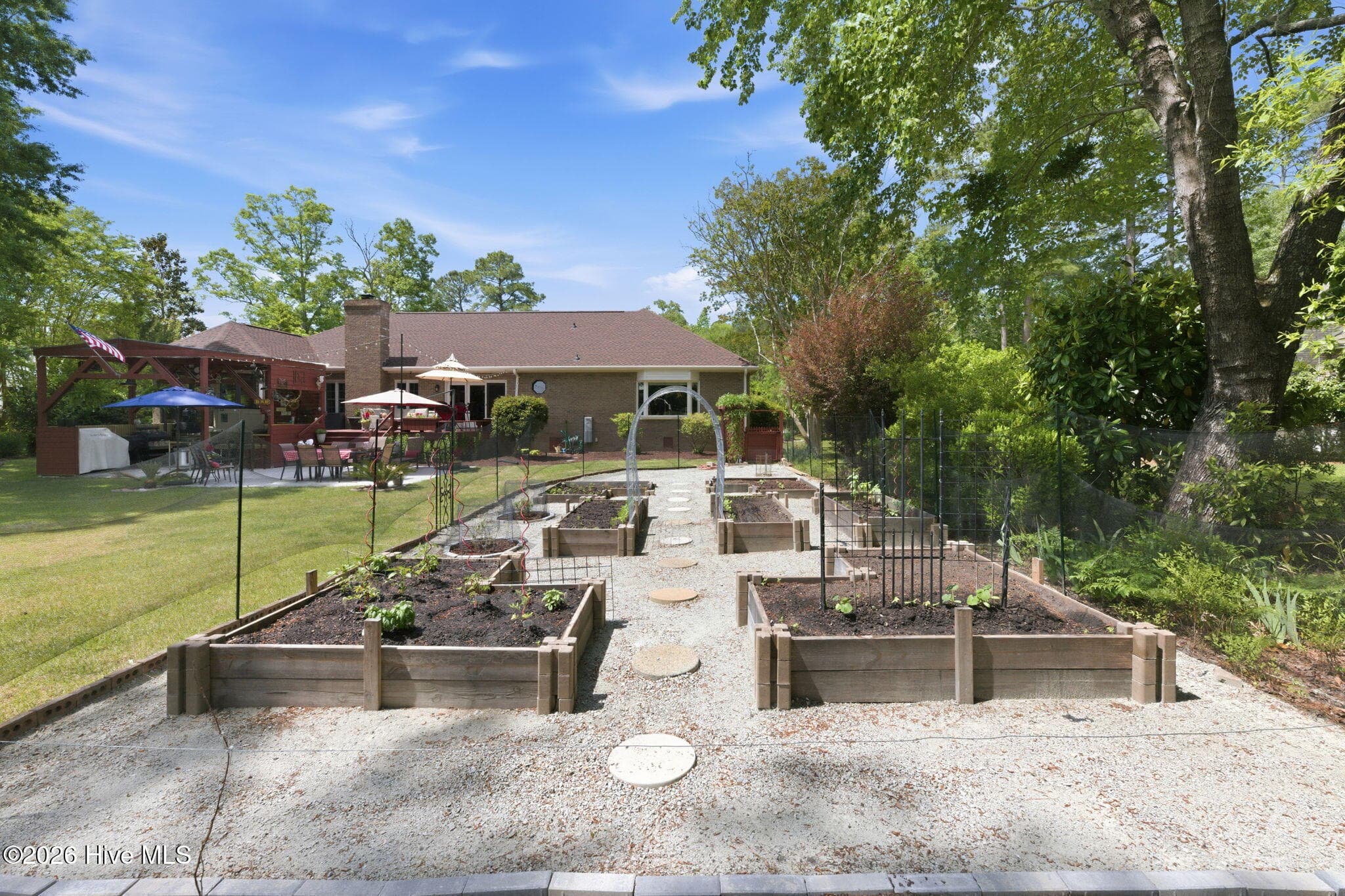 Single Family Residence at 1211 Pine Valley Drive, New Bern, NC 28562, photo 13 of 79