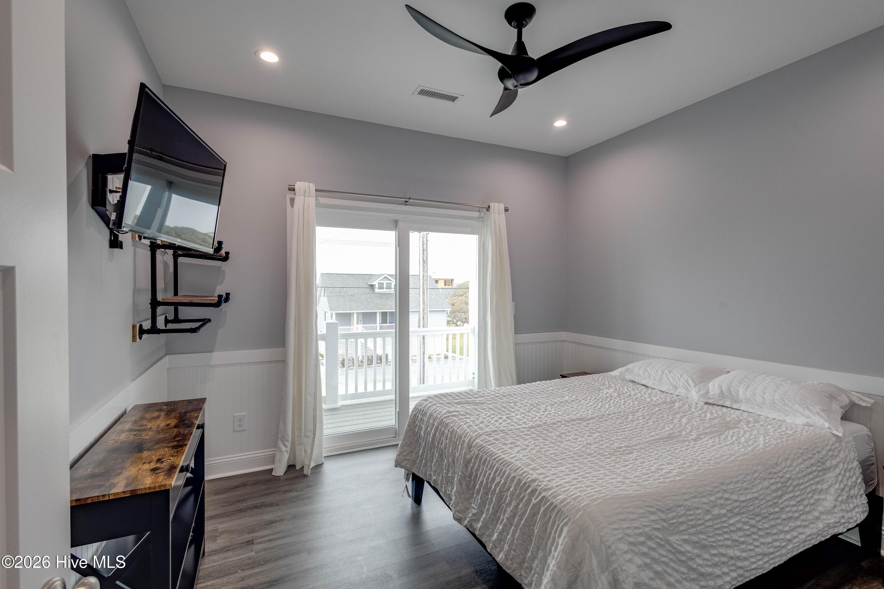 Single Family Residence at 809 N Anderson Boulevard, Topsail Beach, NC 28445, photo 39 of 51