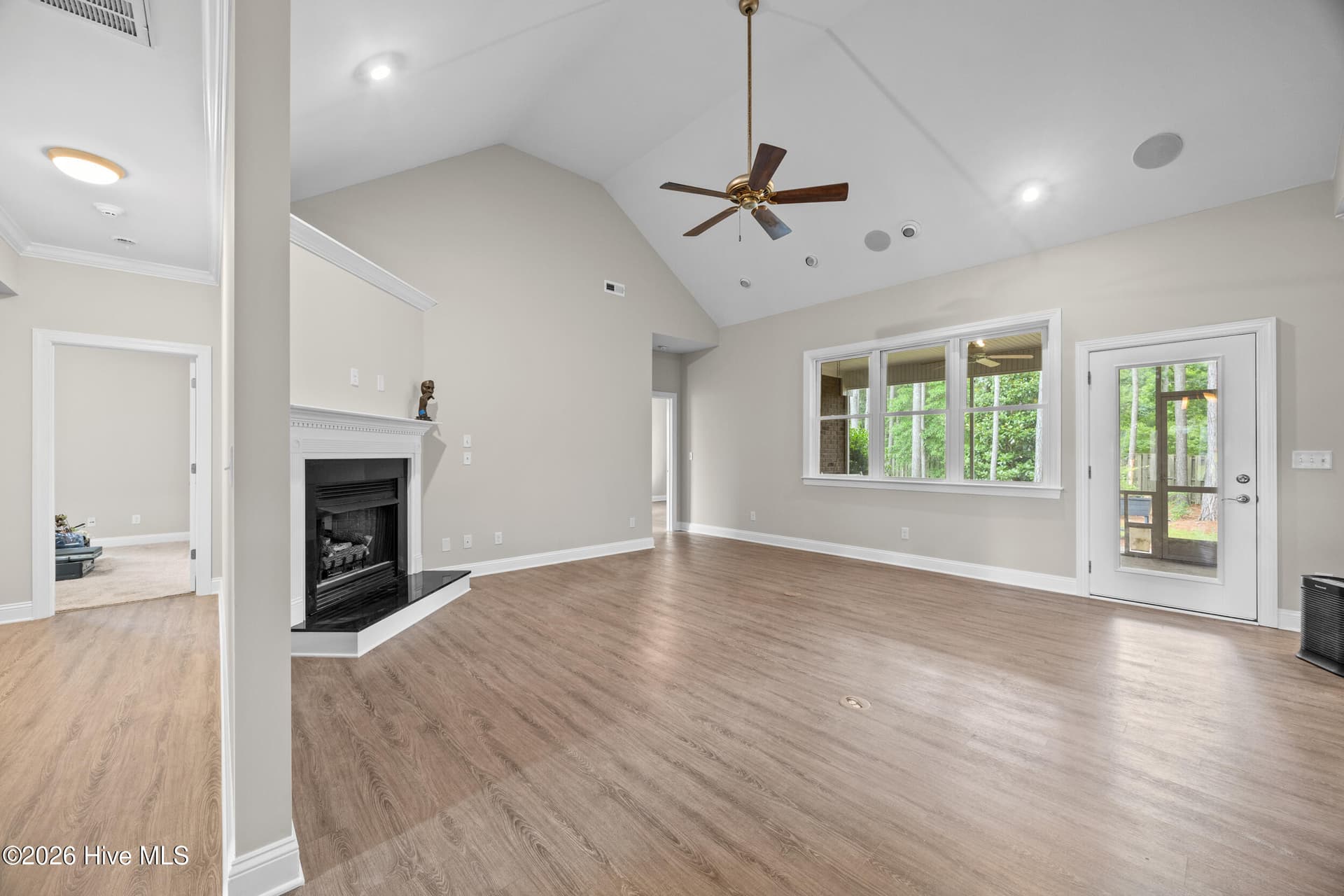 Single Family Residence at 330 Crown Pointe Drive, Hampstead, NC 28443, photo 16 of 51
