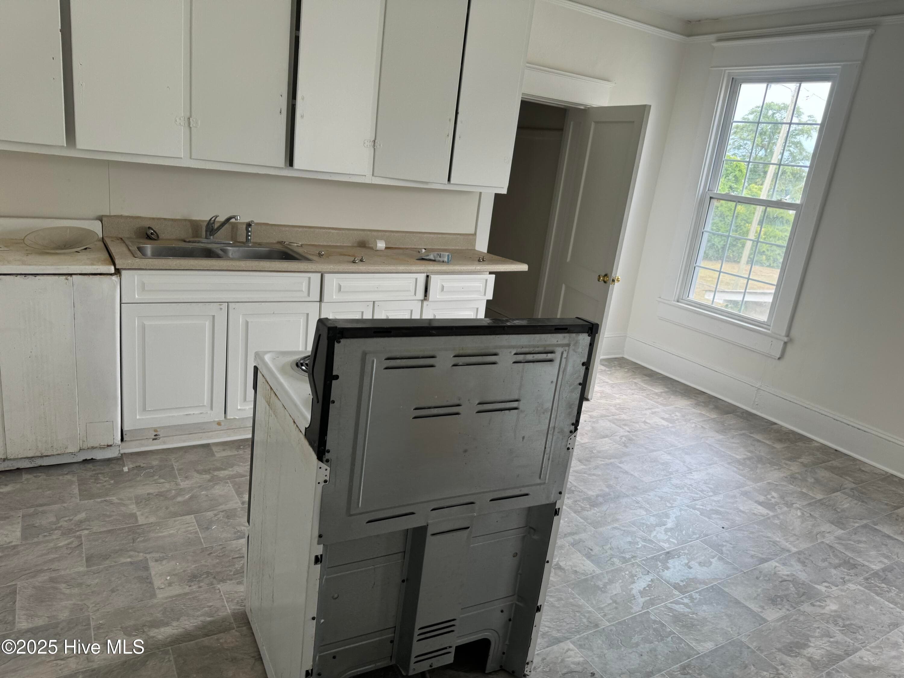 Triplex at 1301 Dickinson Avenue, Greenville, NC 27834, photo 12 of 13