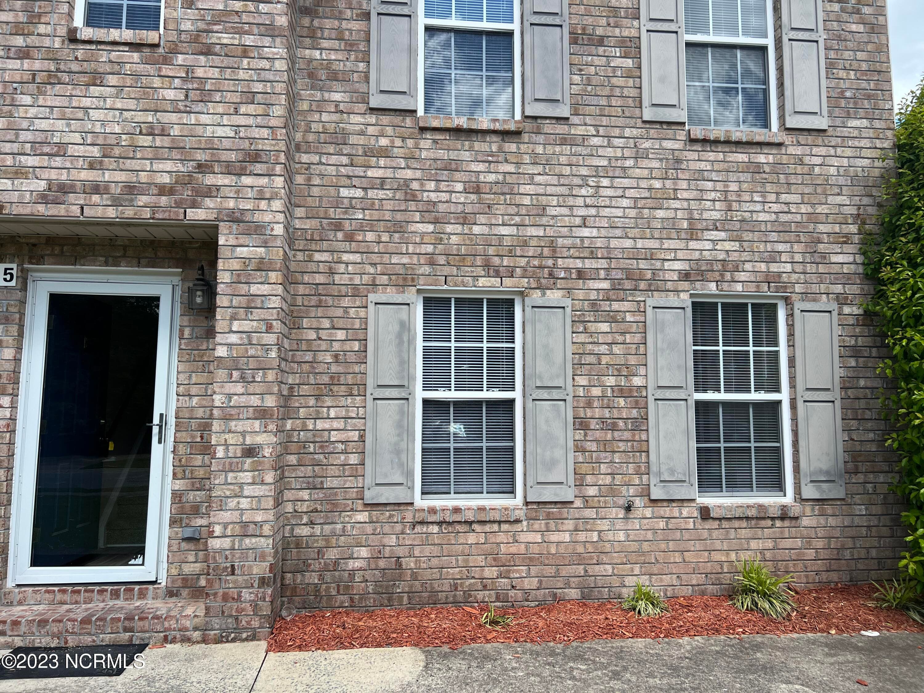 Townhouse at 4215 Williamsbrook Lane B, Greenville, NC 27858, photo 3 of 37