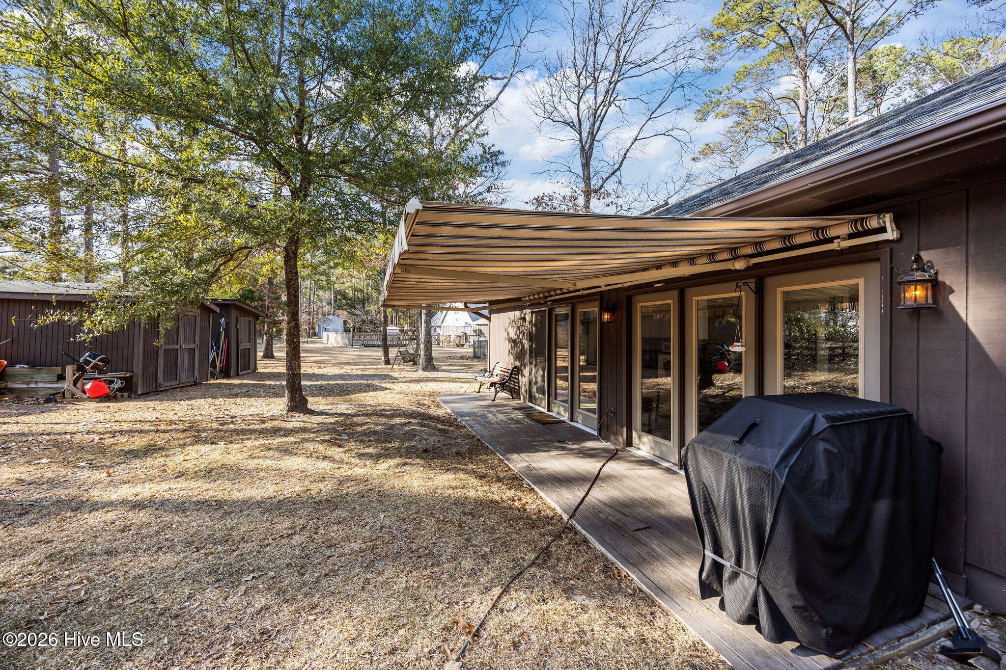 Beautiful retractable awning! - 135 Wilson Circle, Minnesott Beach, NC 28510