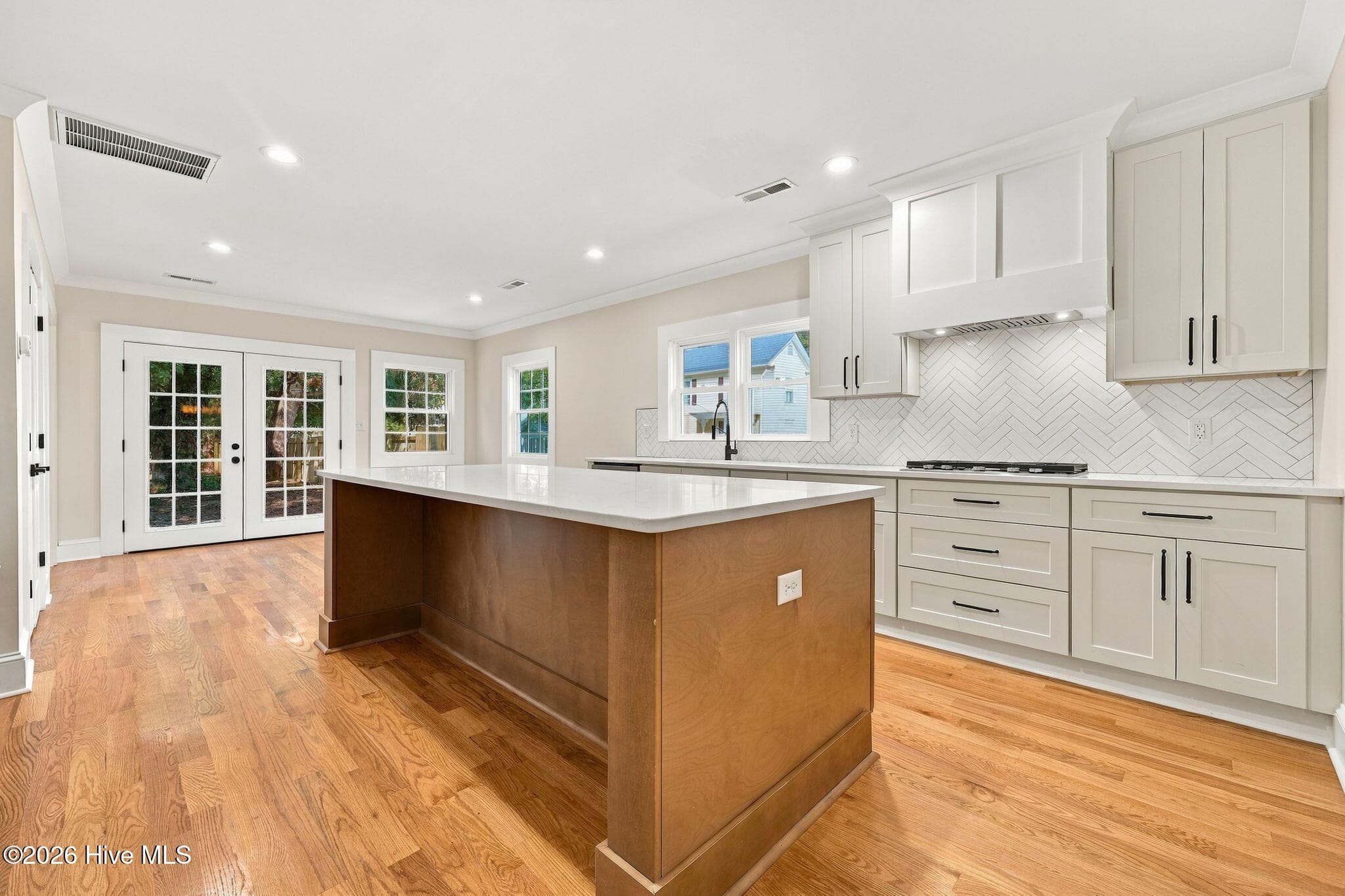 Single Family Residence at 550 E Main Street, Washington, NC 27889, photo 2 of 57