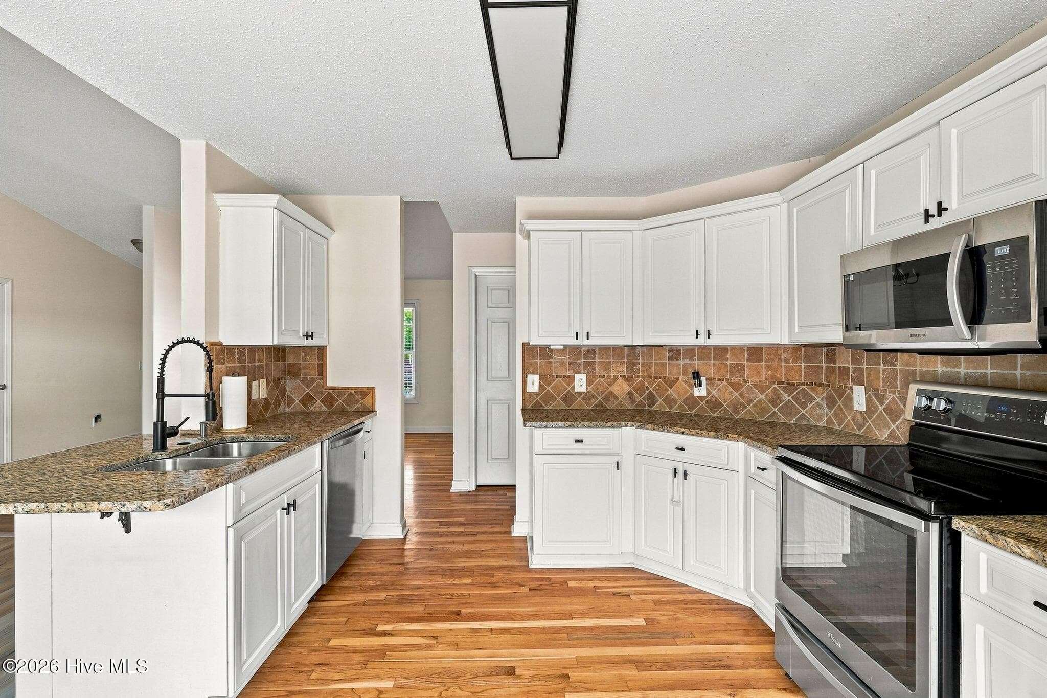 Single Family Residence at 204 Savannah Garden Drive, Carthage, NC 28327, photo 10 of 34
