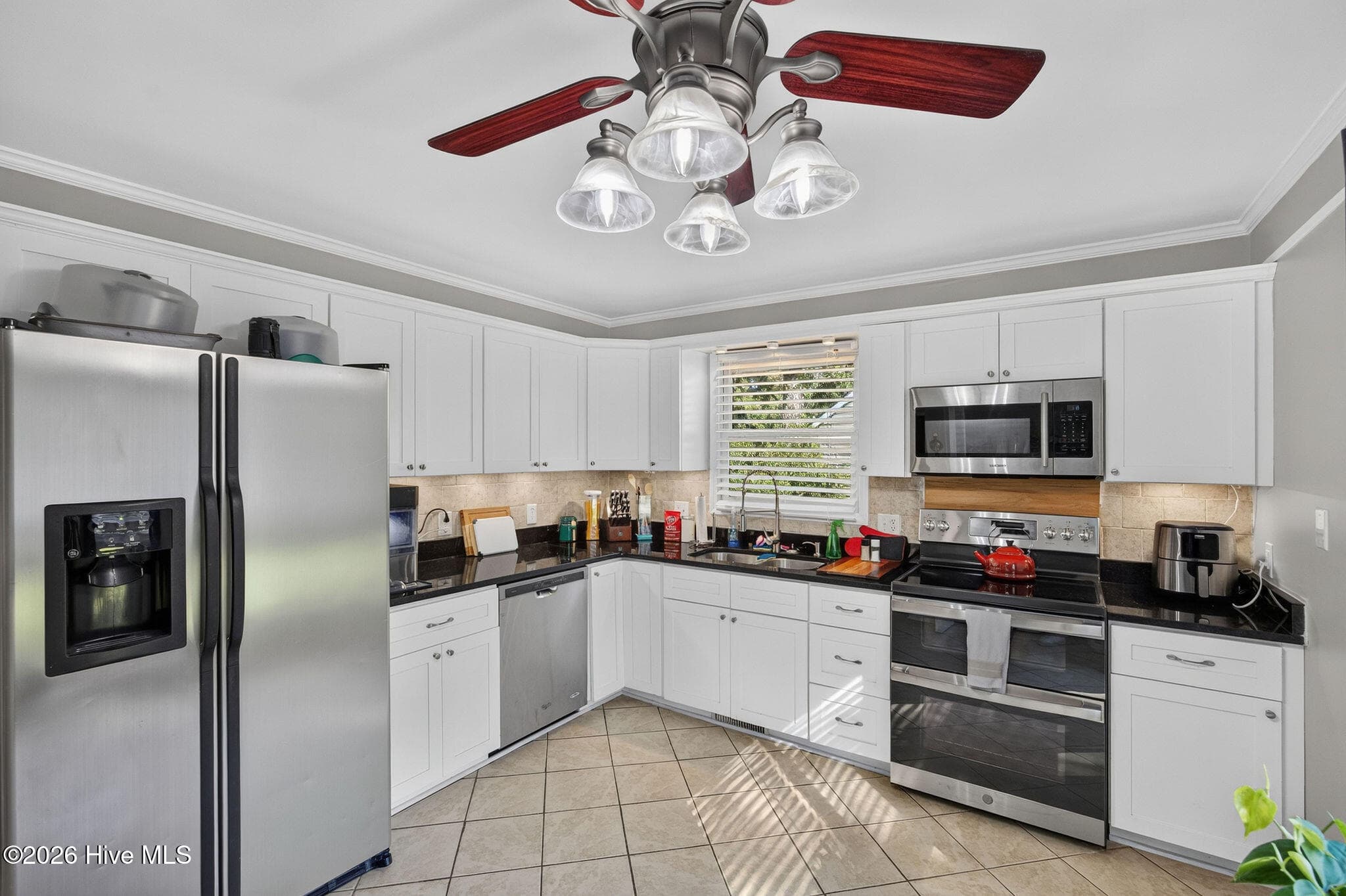 Single Family Residence at 111 Dron Place, Wilmington, NC 28409, photo 10 of 37