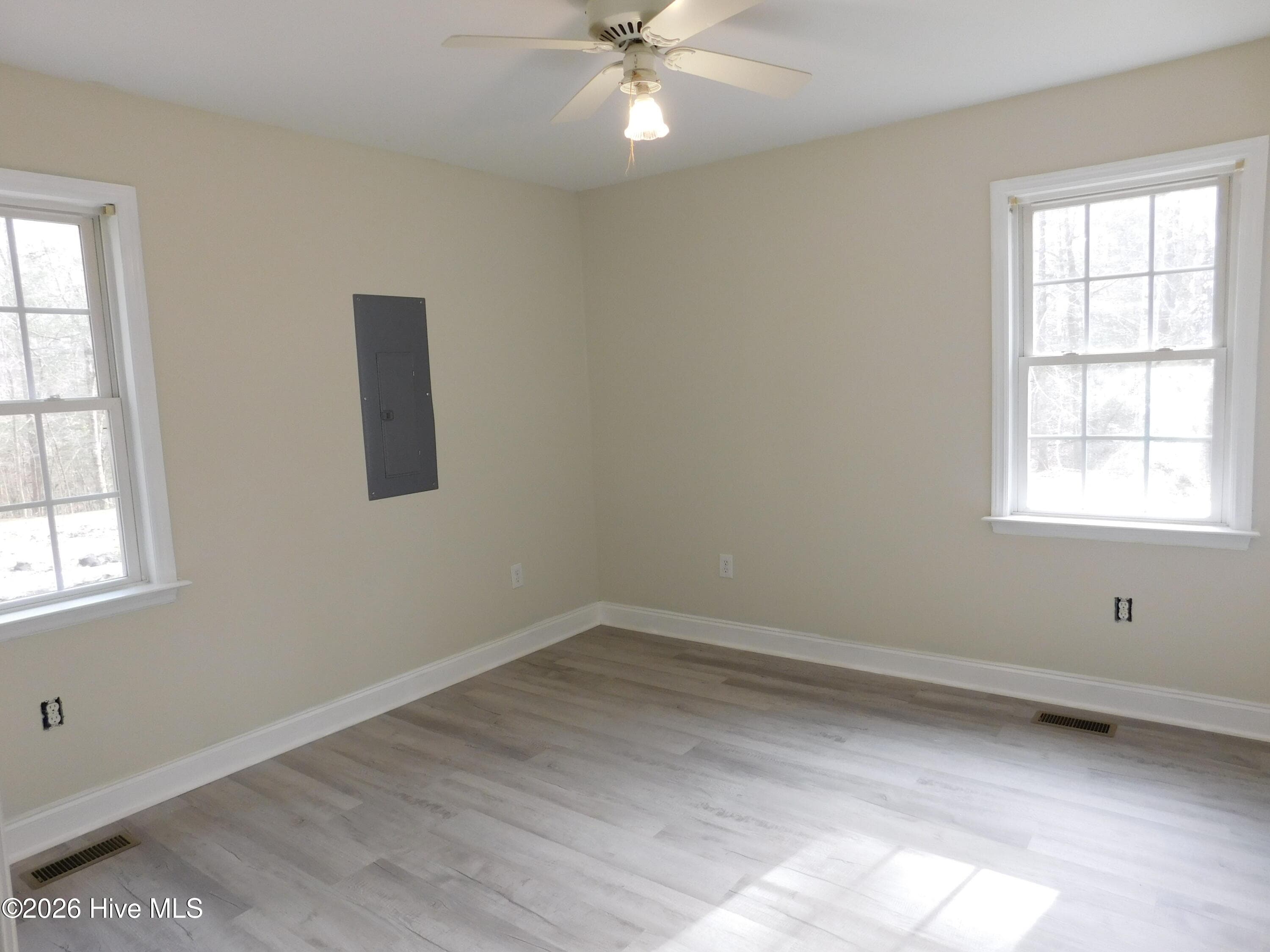 Single Family Residence at 273 Scott Farm Lane, New Bern, NC 28562, photo 11 of 25