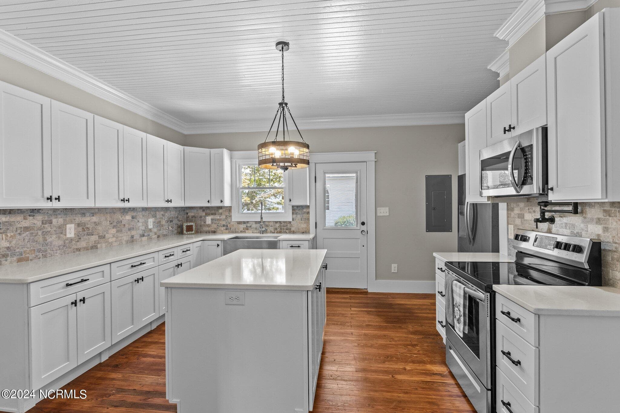 Single Family Residence at 6984 Church Street, Grifton, NC 28530, photo 7 of 36
