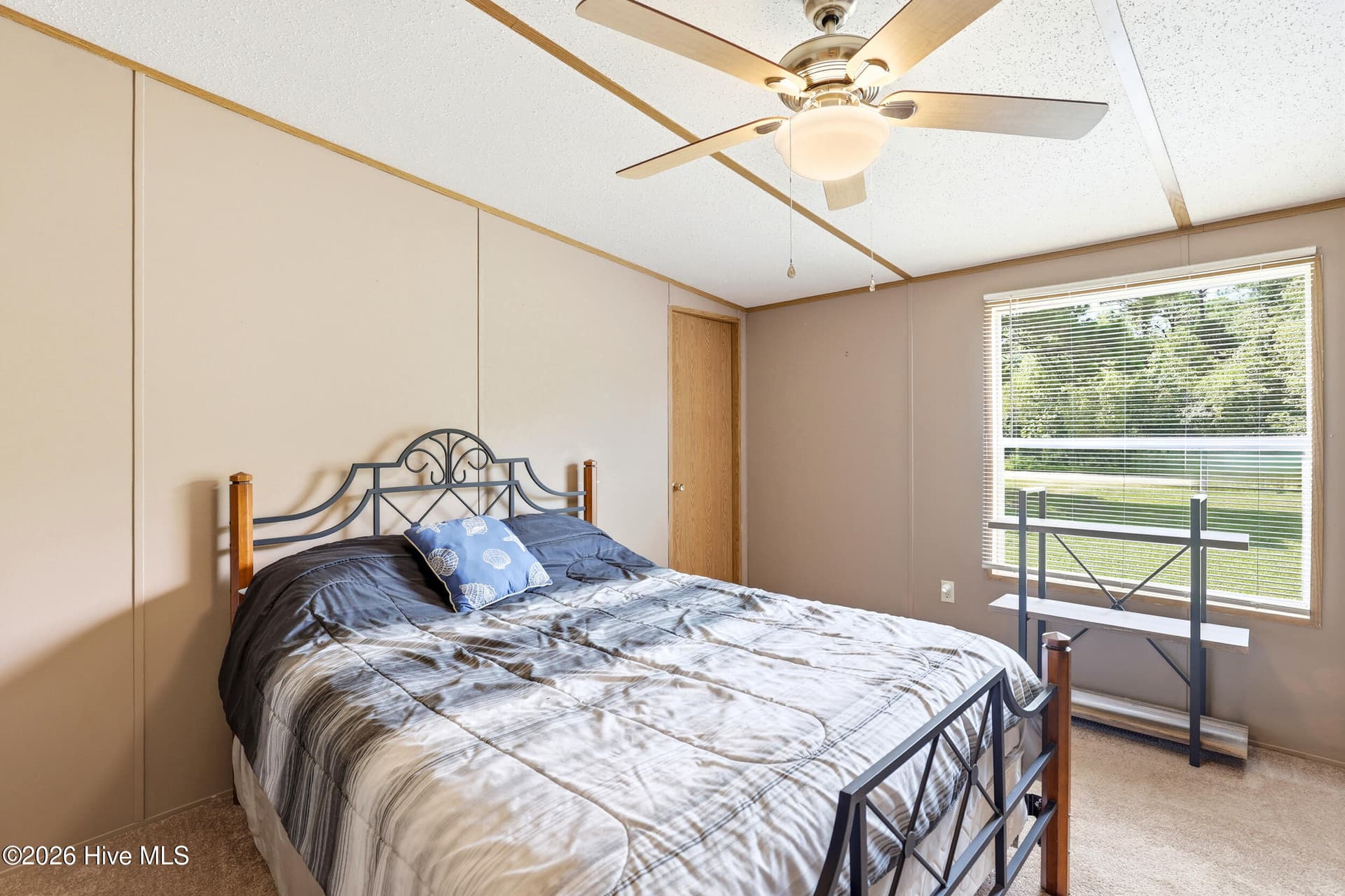 Manufactured Home at 709 Inlet Acres Drive, Wilmington, NC 28412, photo 17 of 44